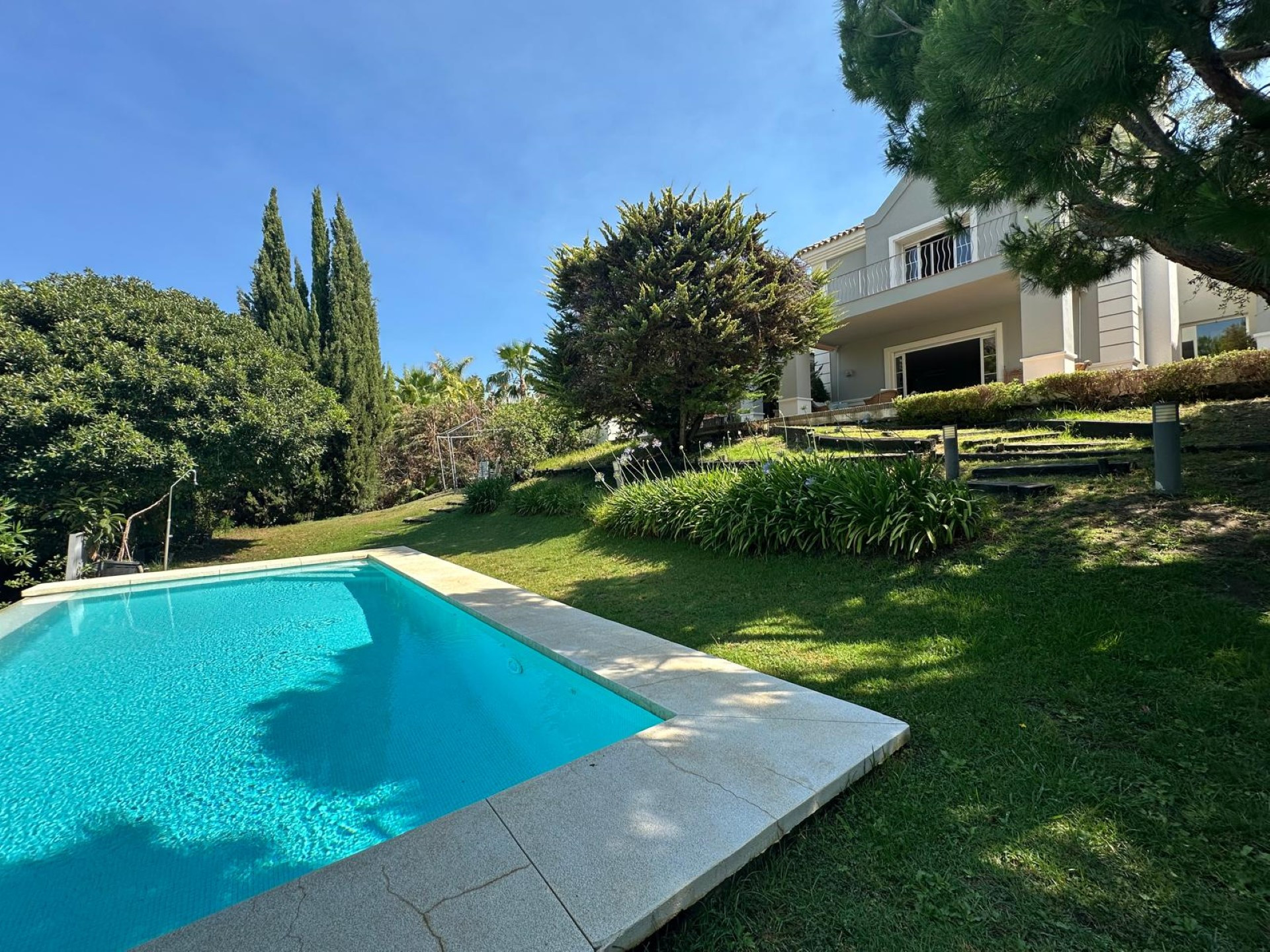 Modern and elegant villa in La Cerquilla, Nueva Andalucia