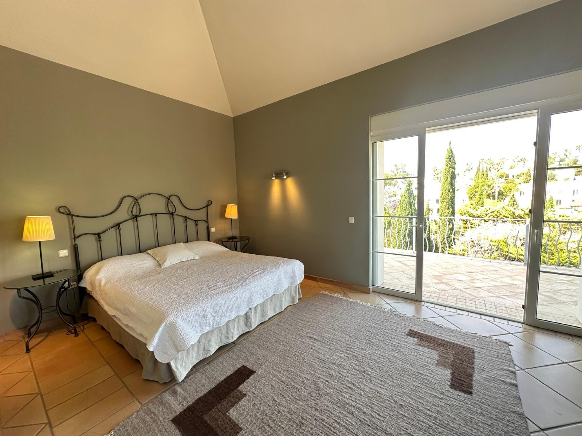 Modern and elegant villa in La Cerquilla, Nueva Andalucia