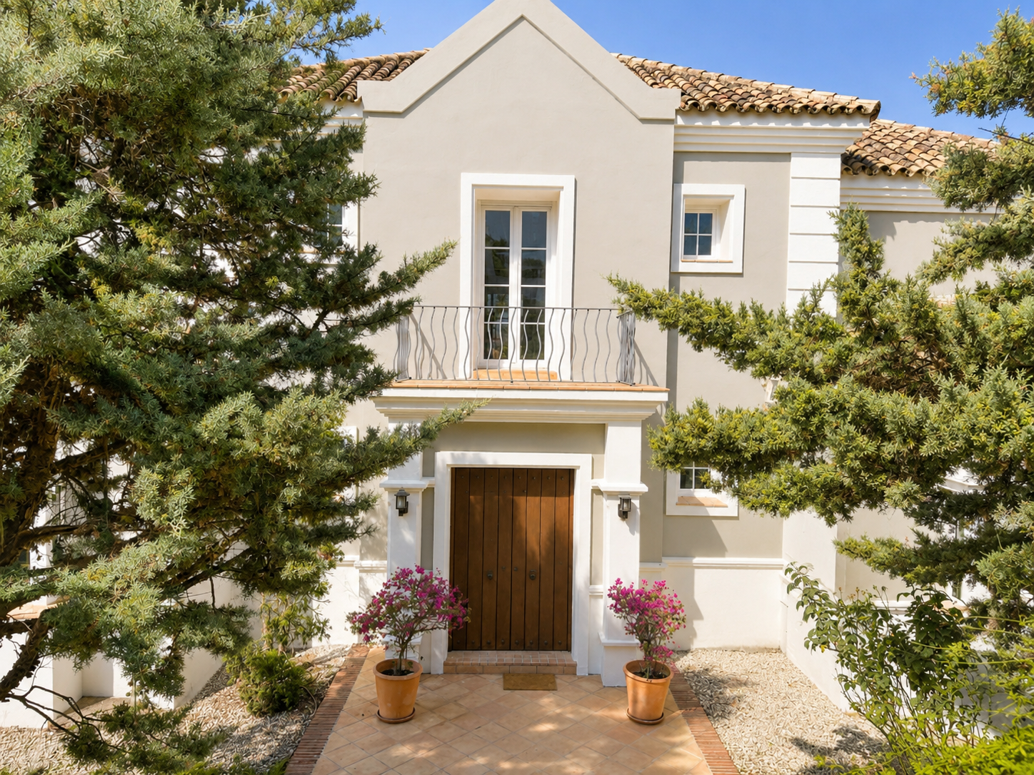 Modern & elegant 5 bedroom villa in La Cerquilla, Nueva Andalucia