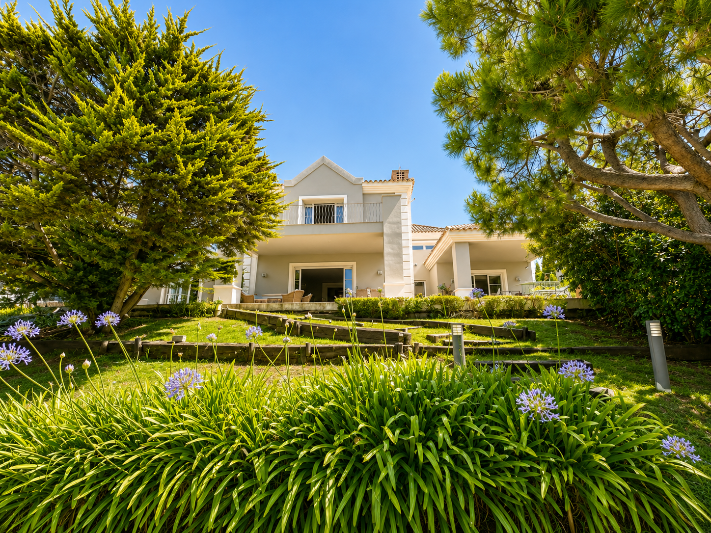 Modern & elegant 5 bedroom villa in La Cerquilla, Nueva Andalucia