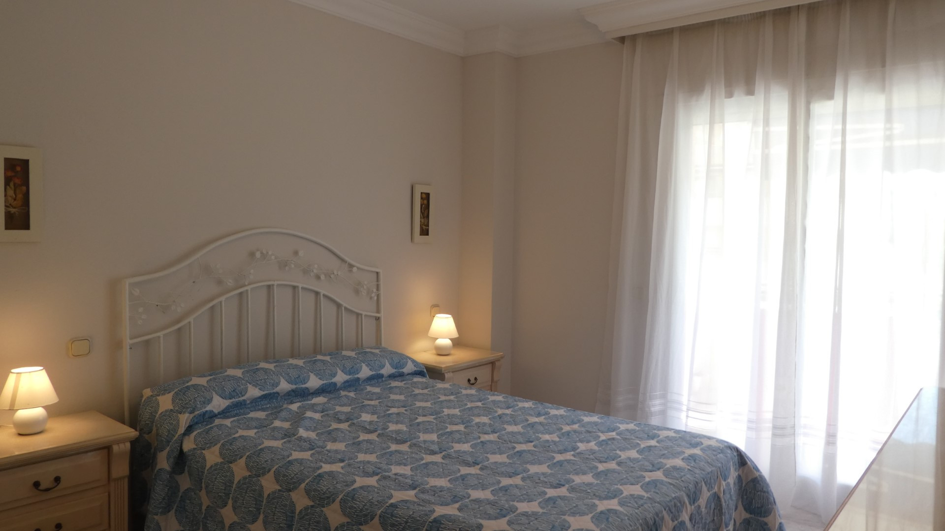 Precioso apartamento con orientación oeste en Marina Banus, Puerto Banus