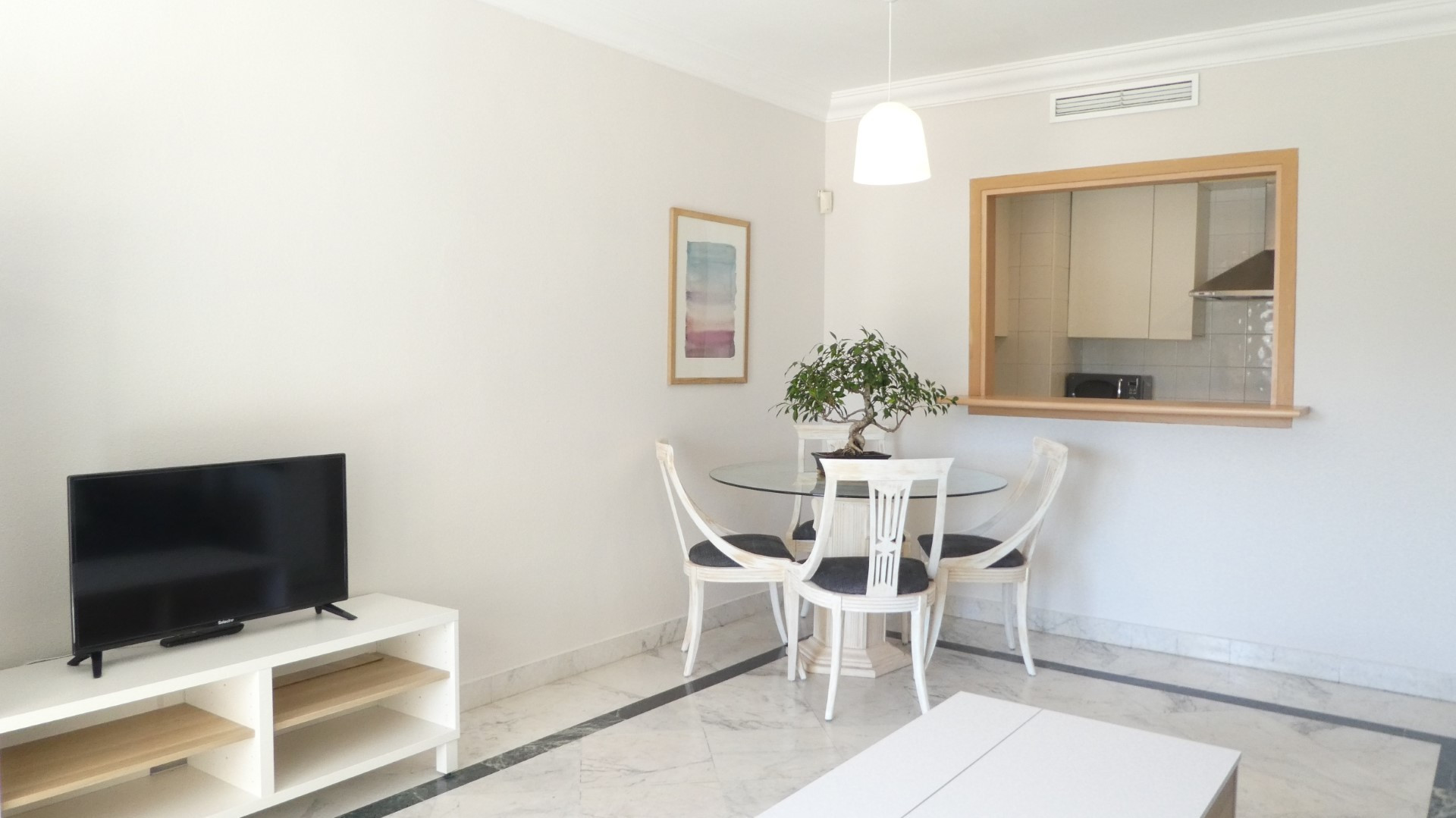 Precioso apartamento con orientación oeste en Marina Banus, Puerto Banus