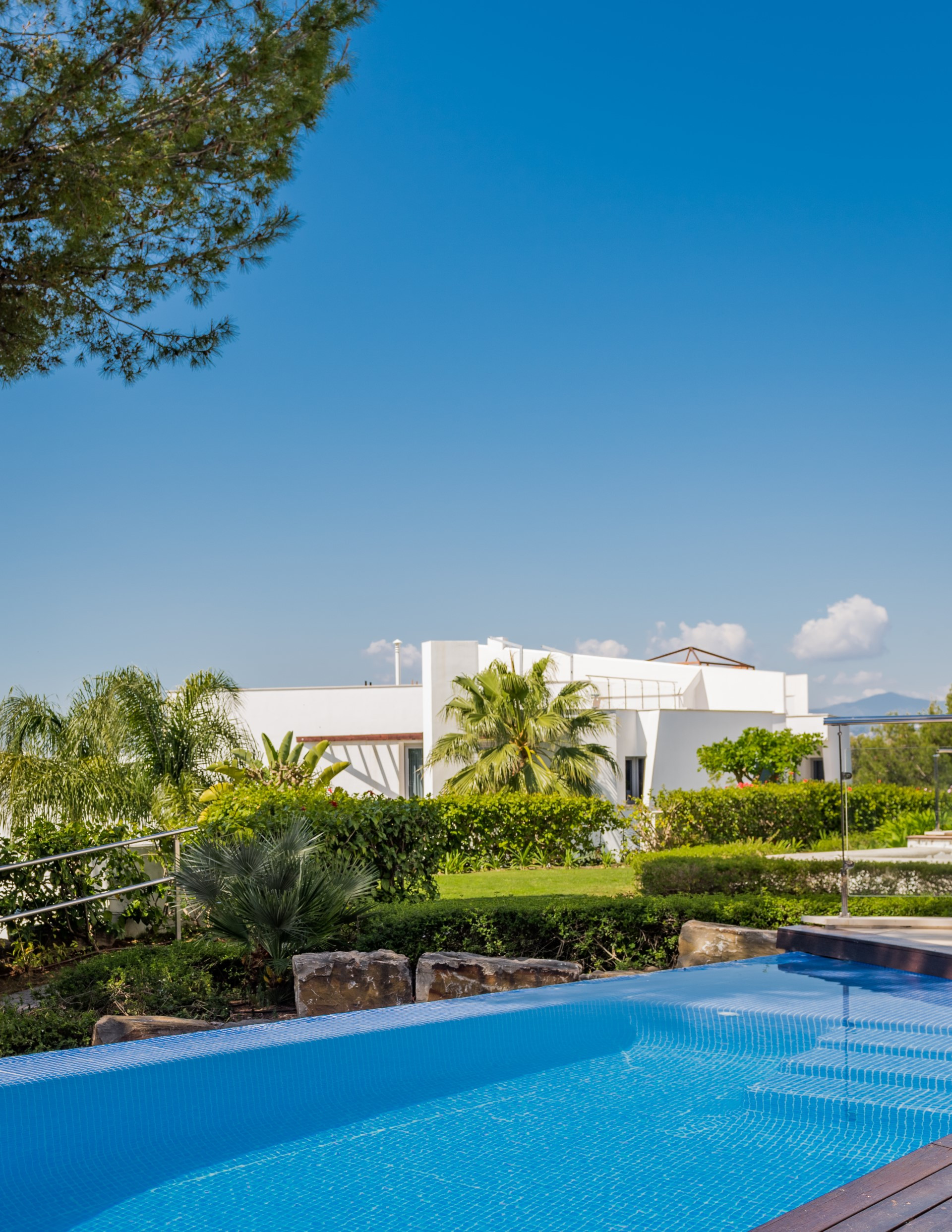 A unique modern gated complex of 12 units in Sierra Blanca