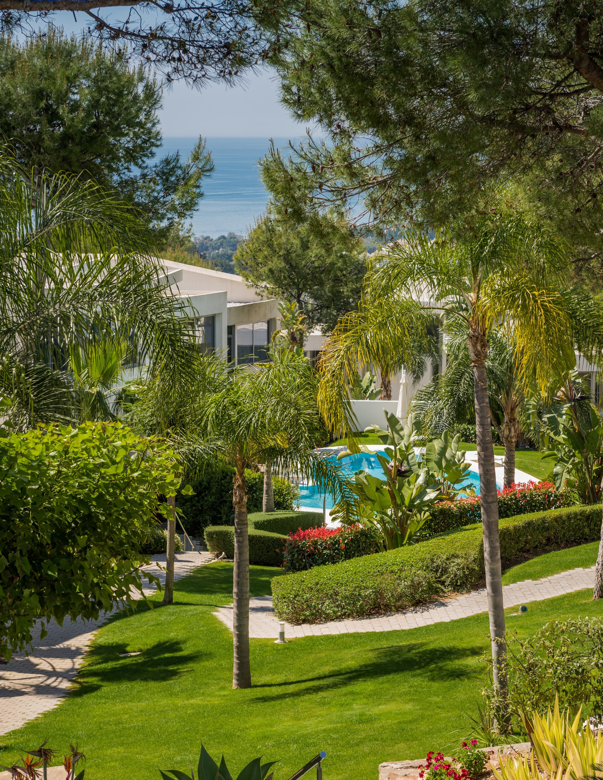 A unique modern gated complex of 12 units in Sierra Blanca