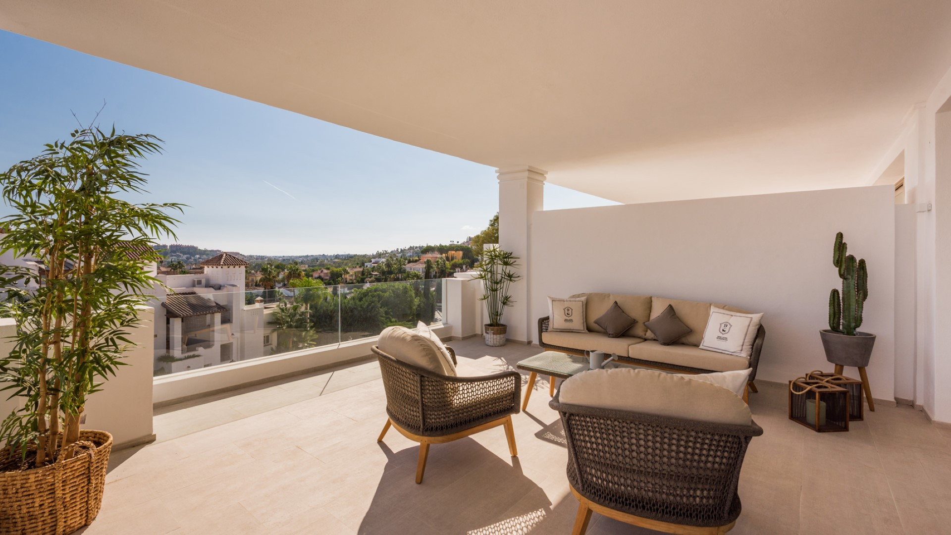 Spectacular complex of 2,3 and 4 bedroom apartments in Nueva Andalucia