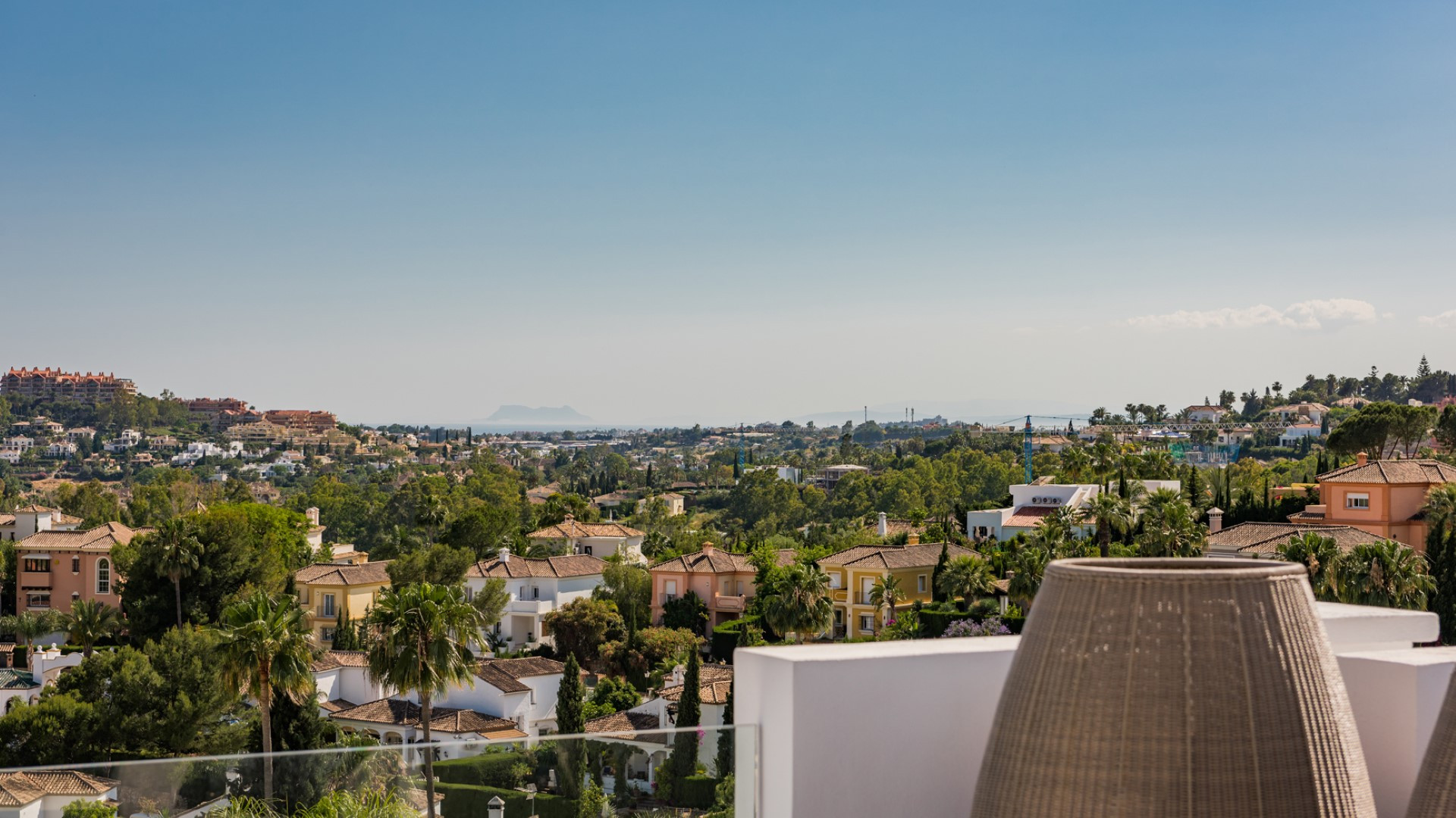 Espectacular complejo de apartamentos de 2,3 y 4 dormitorios en Nueva Andalucía.