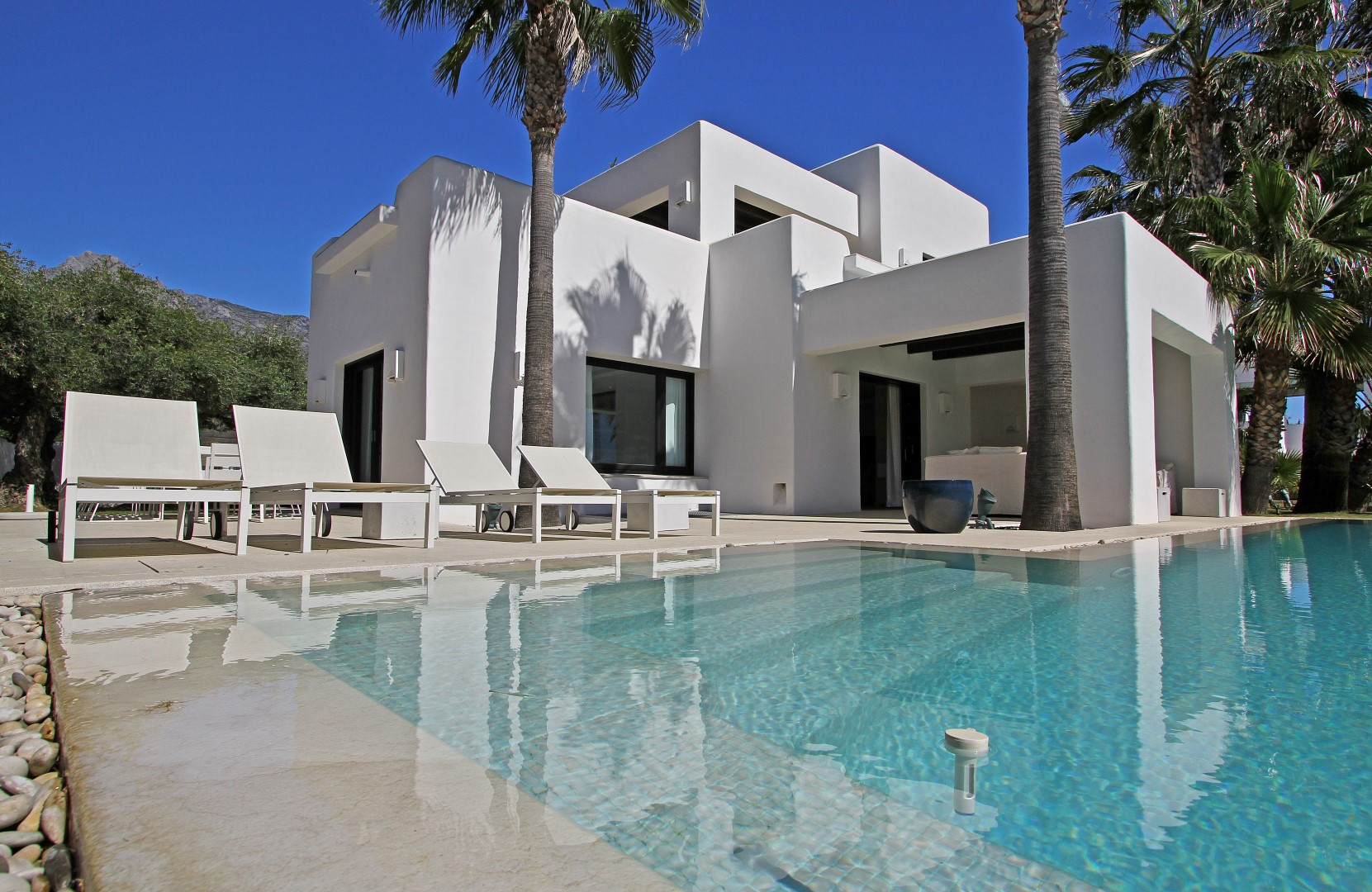 Luxury Ibiza style villa in Altos de Puente Romano