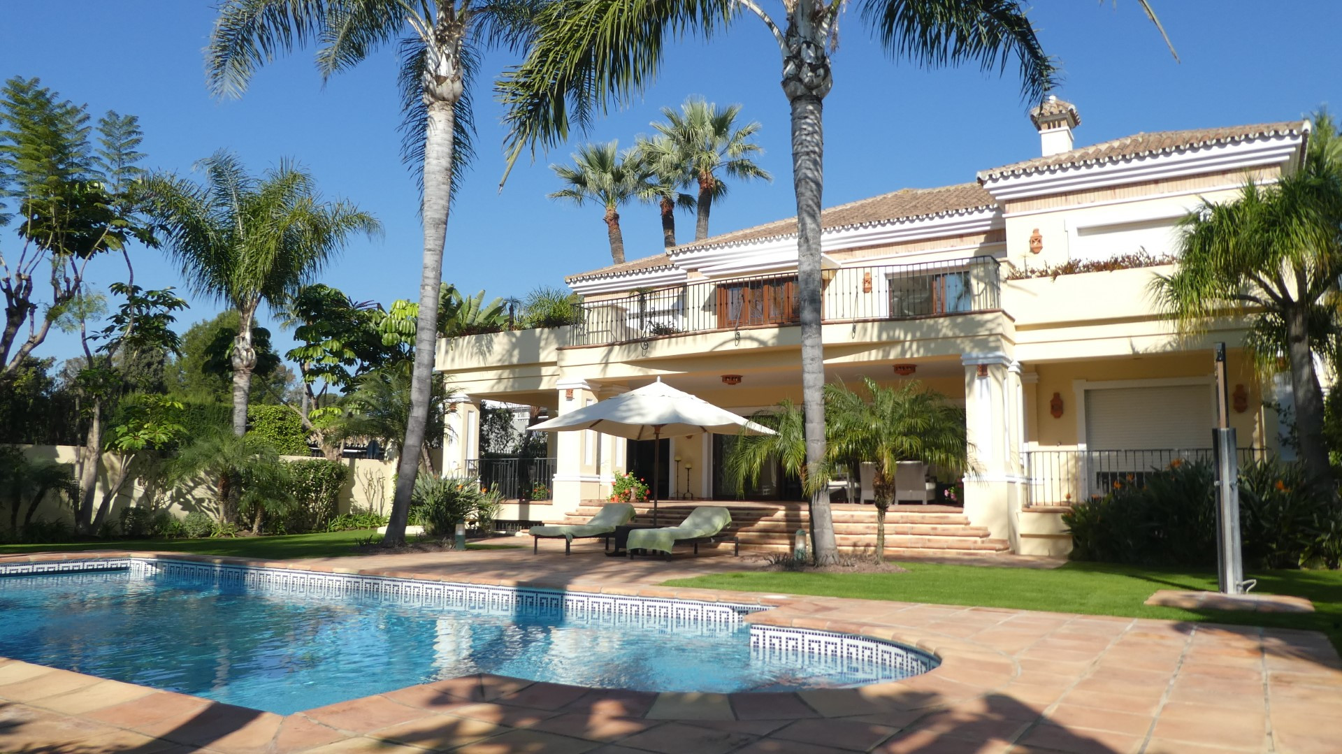 South facing front line villa in Golden Mile Beach