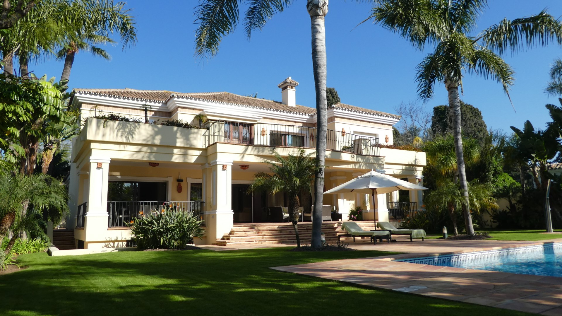 South facing front line villa in Golden Mile Beach