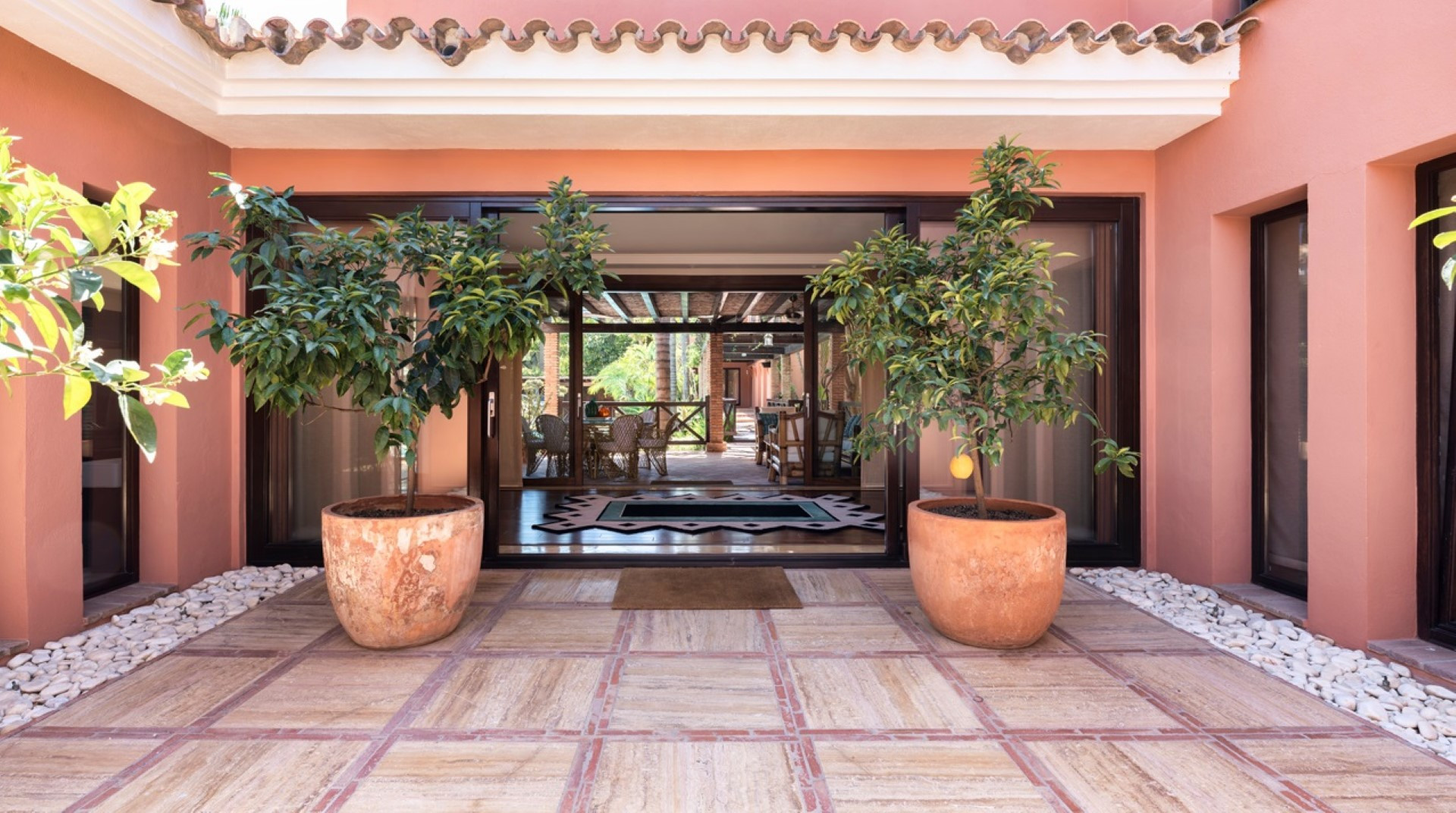Magnificient estate including two independent villas on Marbella Golden Mile