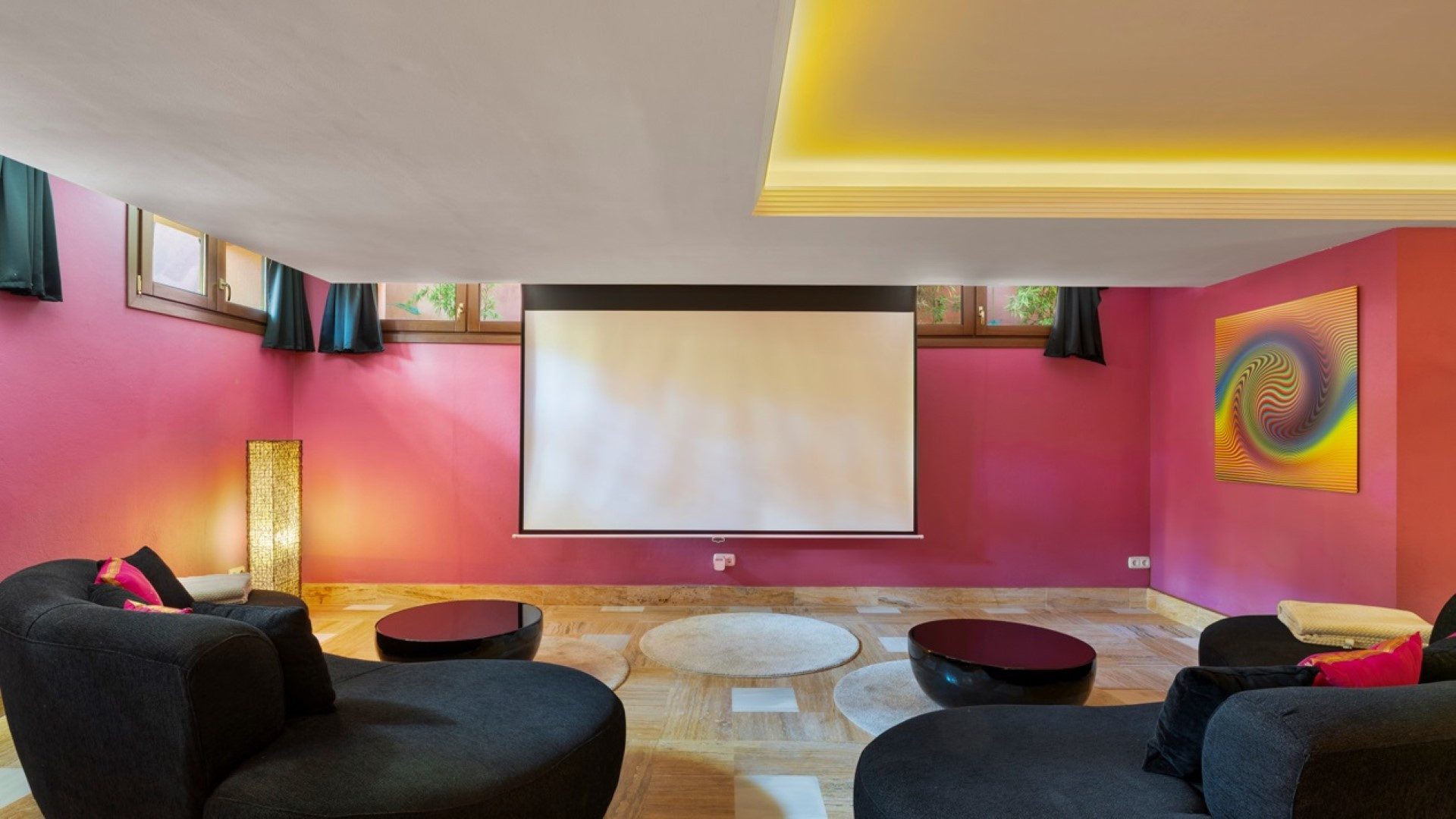 Magnificient estate including two independent villas on Marbella Golden Mile