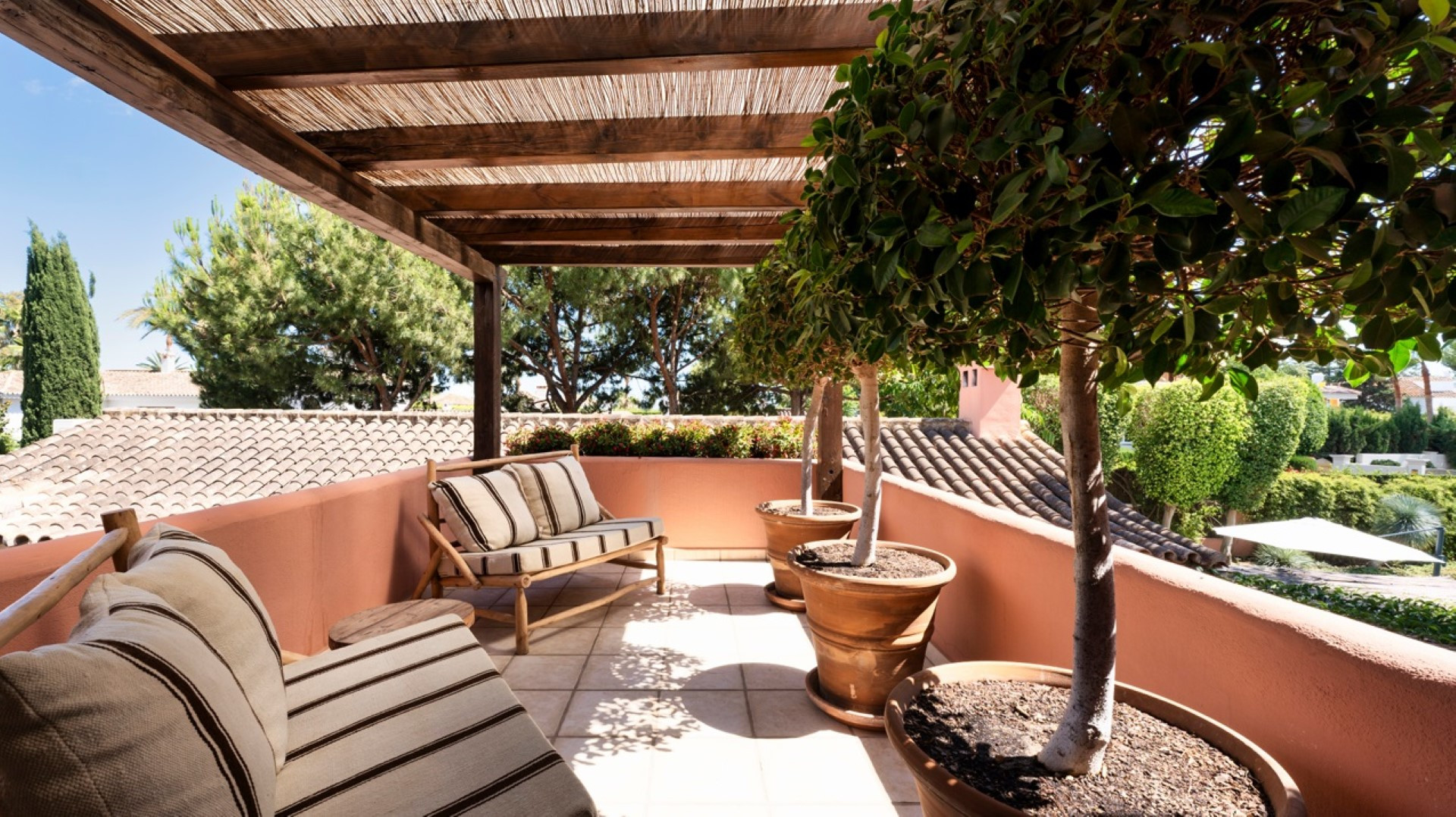 Magnificient estate including two independent villas on Marbella Golden Mile