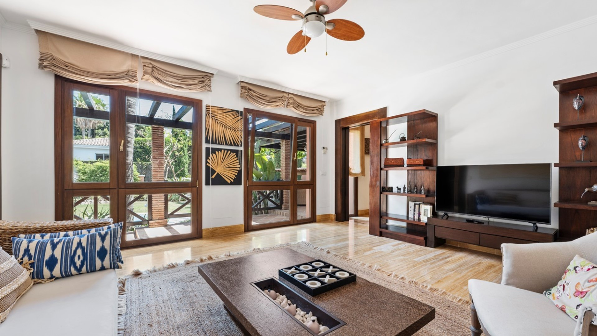 Magnificient estate including two independent villas on Marbella Golden Mile
