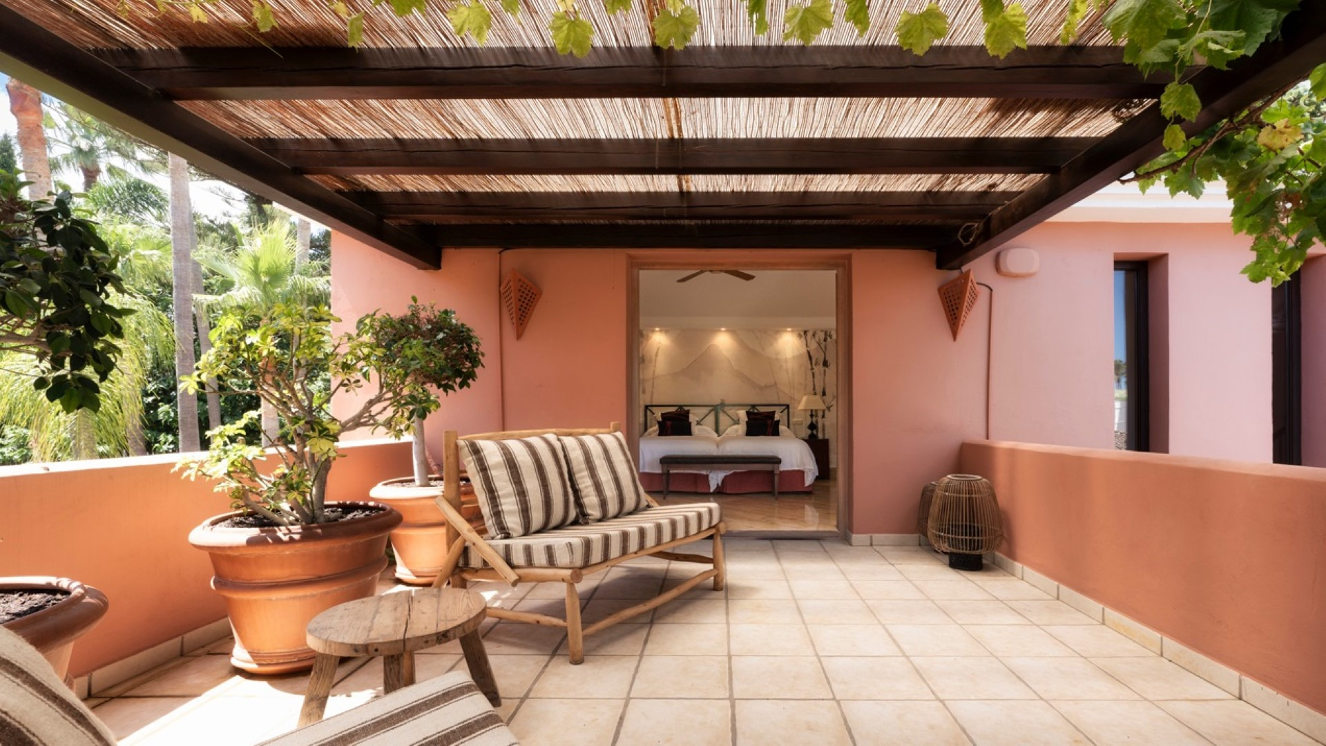 Magnificient estate including two independent villas on Marbella Golden Mile