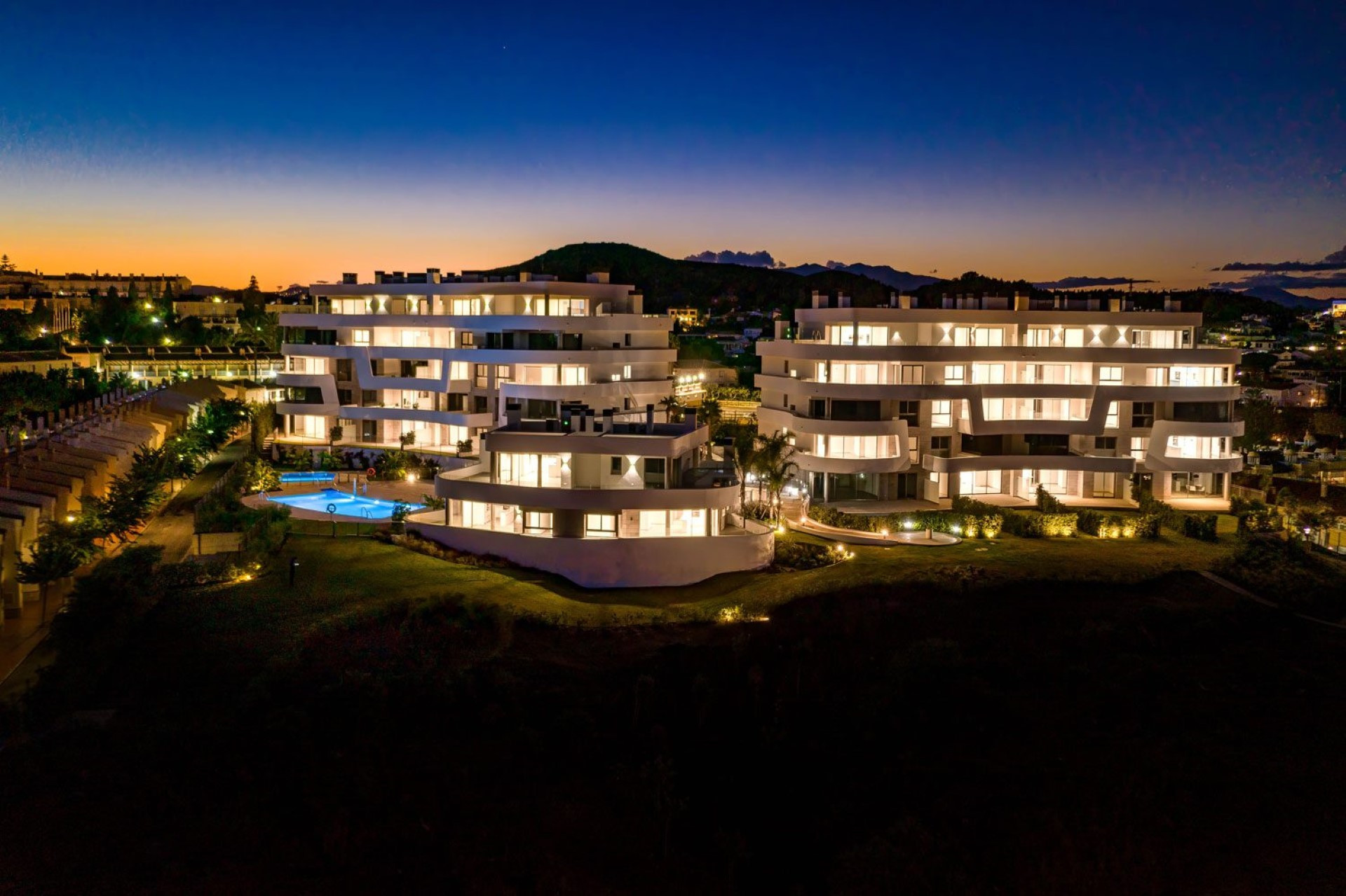 9440 metros cuadrados en una ubicación privilegiada de la Costa del Soltransformada en un complejo residencial icónico que traerá nuevos estándaresde calidad a la Costa de Mijas.