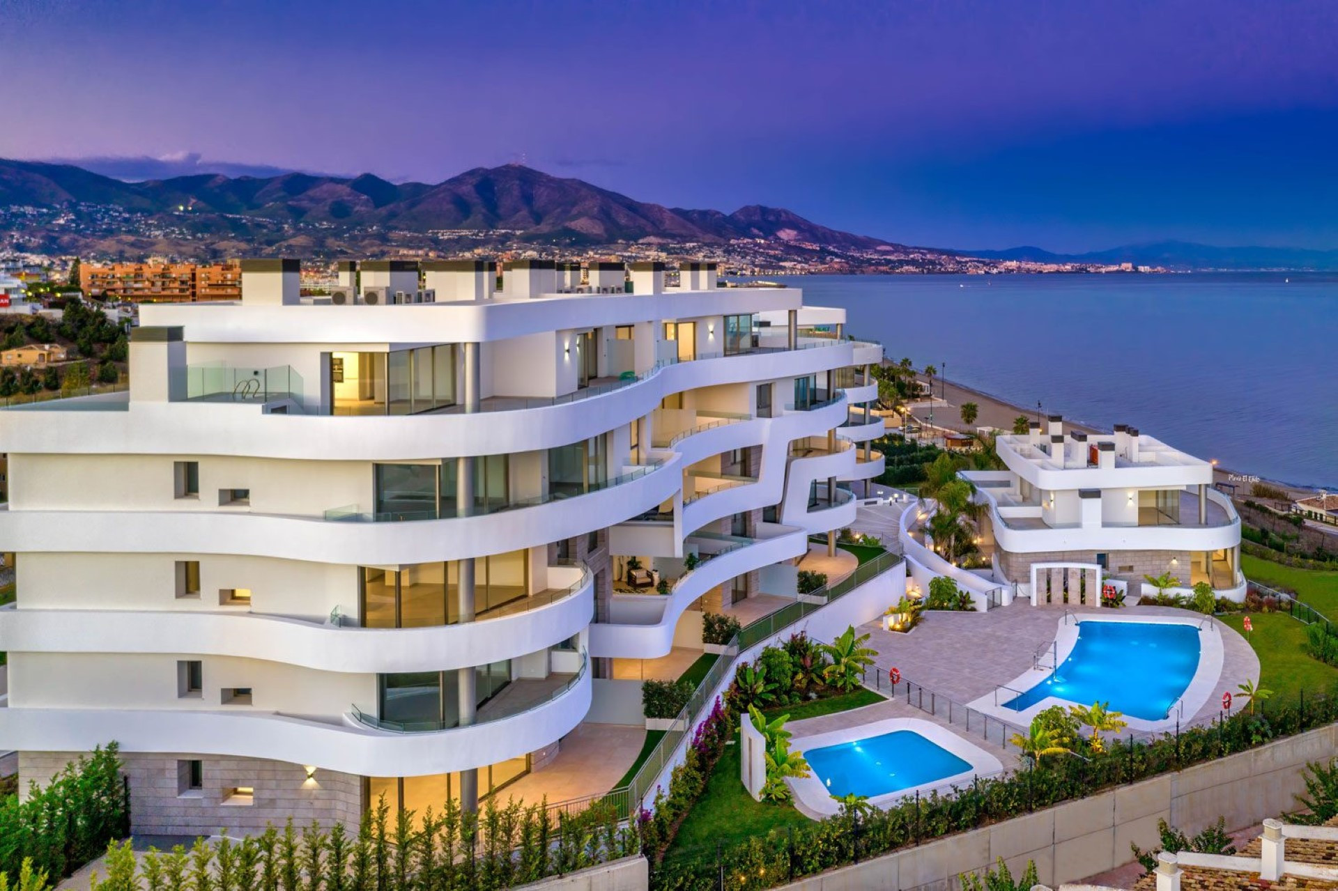 9440 metros cuadrados en una ubicación privilegiada de la Costa del Soltransformada en un complejo residencial icónico que traerá nuevos estándaresde calidad a la Costa de Mijas.