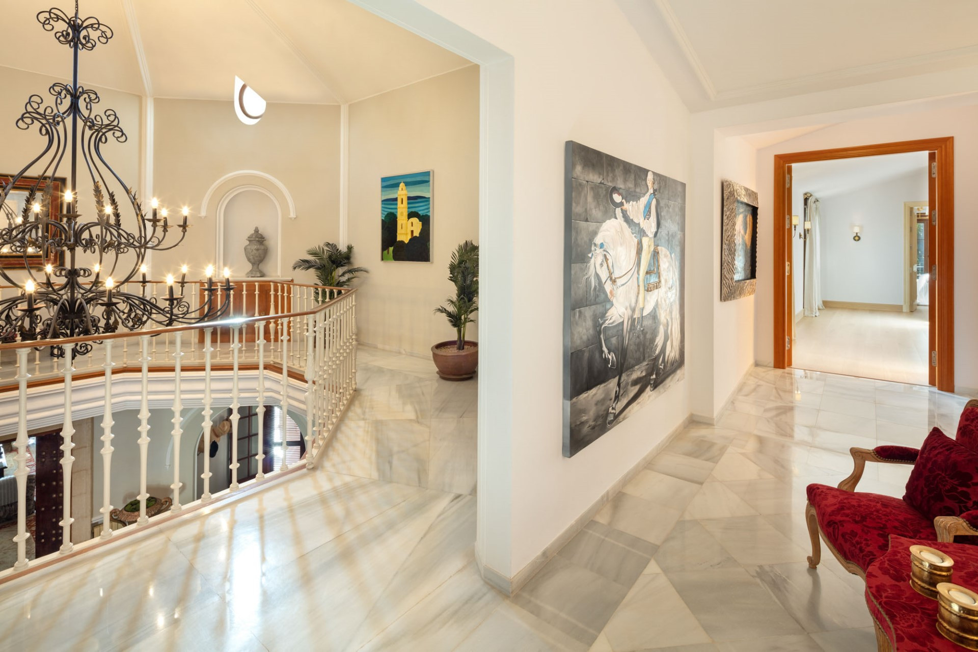 SPECTACULAR AND ELEGANT VILLA IN MARBELLA CLUB HILL