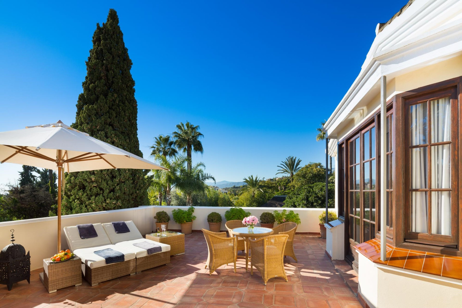 SPECTACULAR AND ELEGANT VILLA IN MARBELLA CLUB HILL