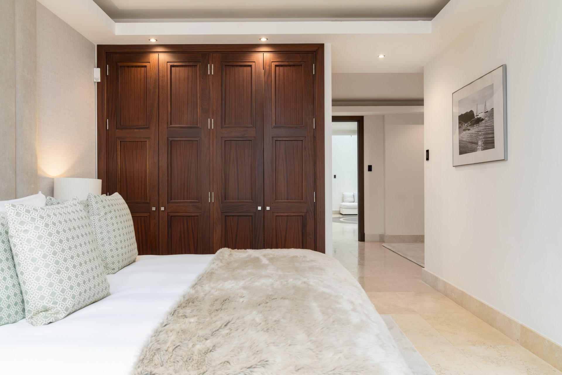 Amplia villa de 5 dormitorios más apartamento para huespedes en Cascada de Camoján con vistas panorámicas