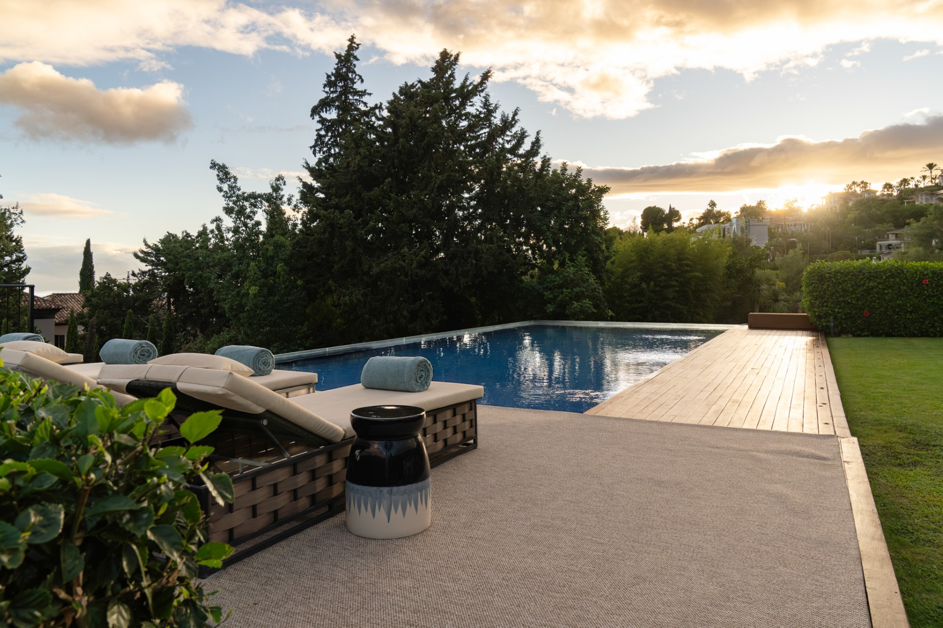 Amplia villa de 5 dormitorios más apartamento para huespedes en Cascada de Camoján con vistas panorámicas