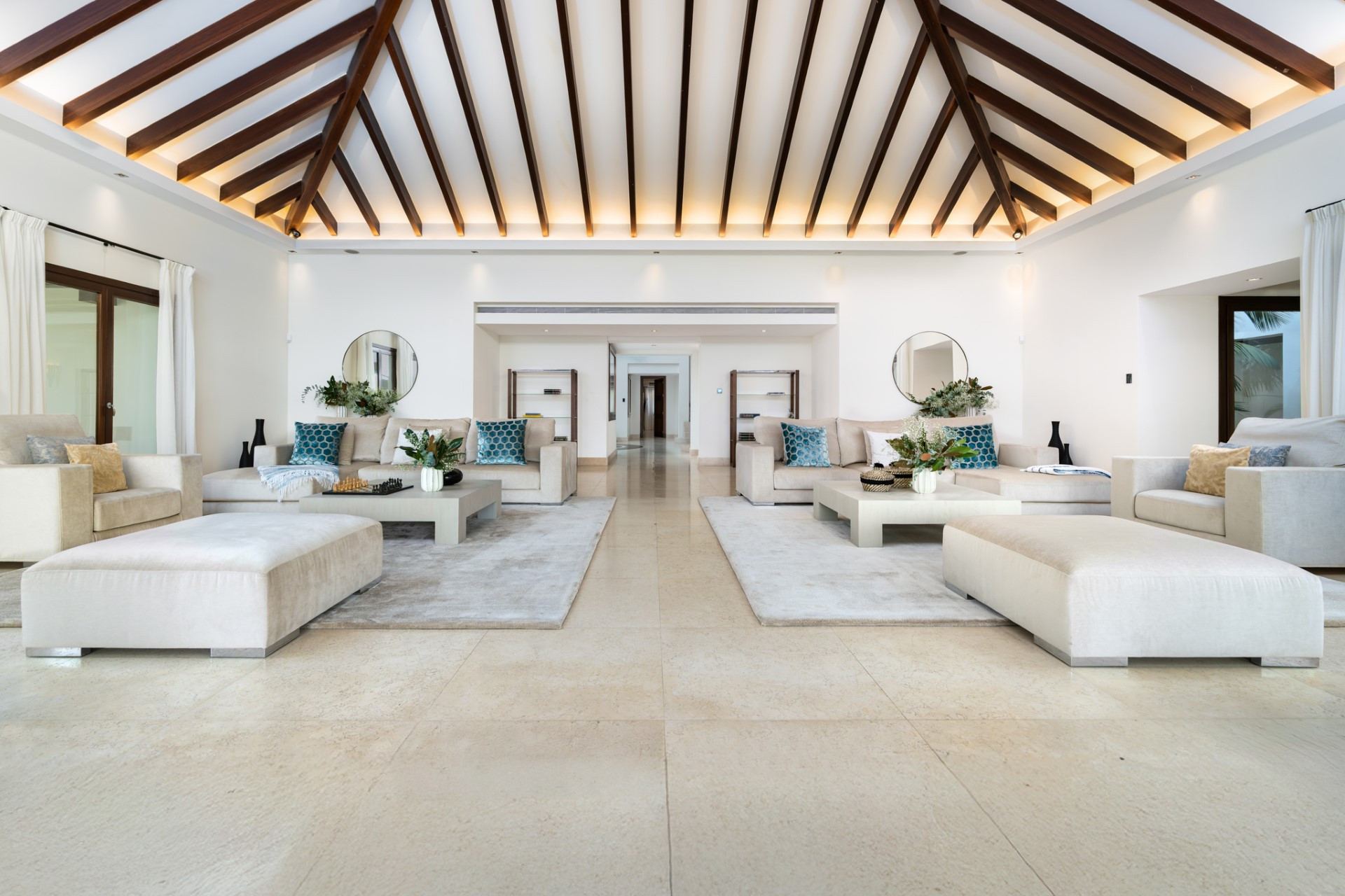 Amplia villa de 5 dormitorios más apartamento para huespedes en Cascada de Camoján con vistas panorámicas