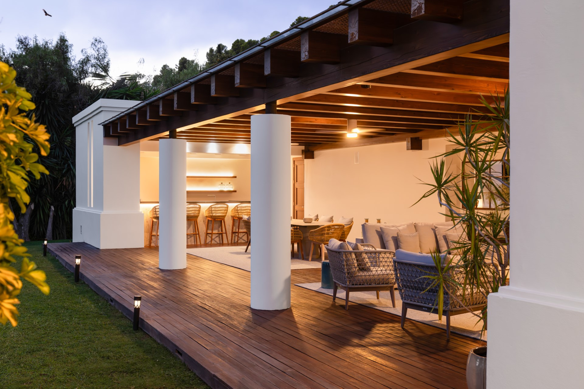 Amplia villa de 5 dormitorios más apartamento para huespedes en Cascada de Camoján con vistas panorámicas