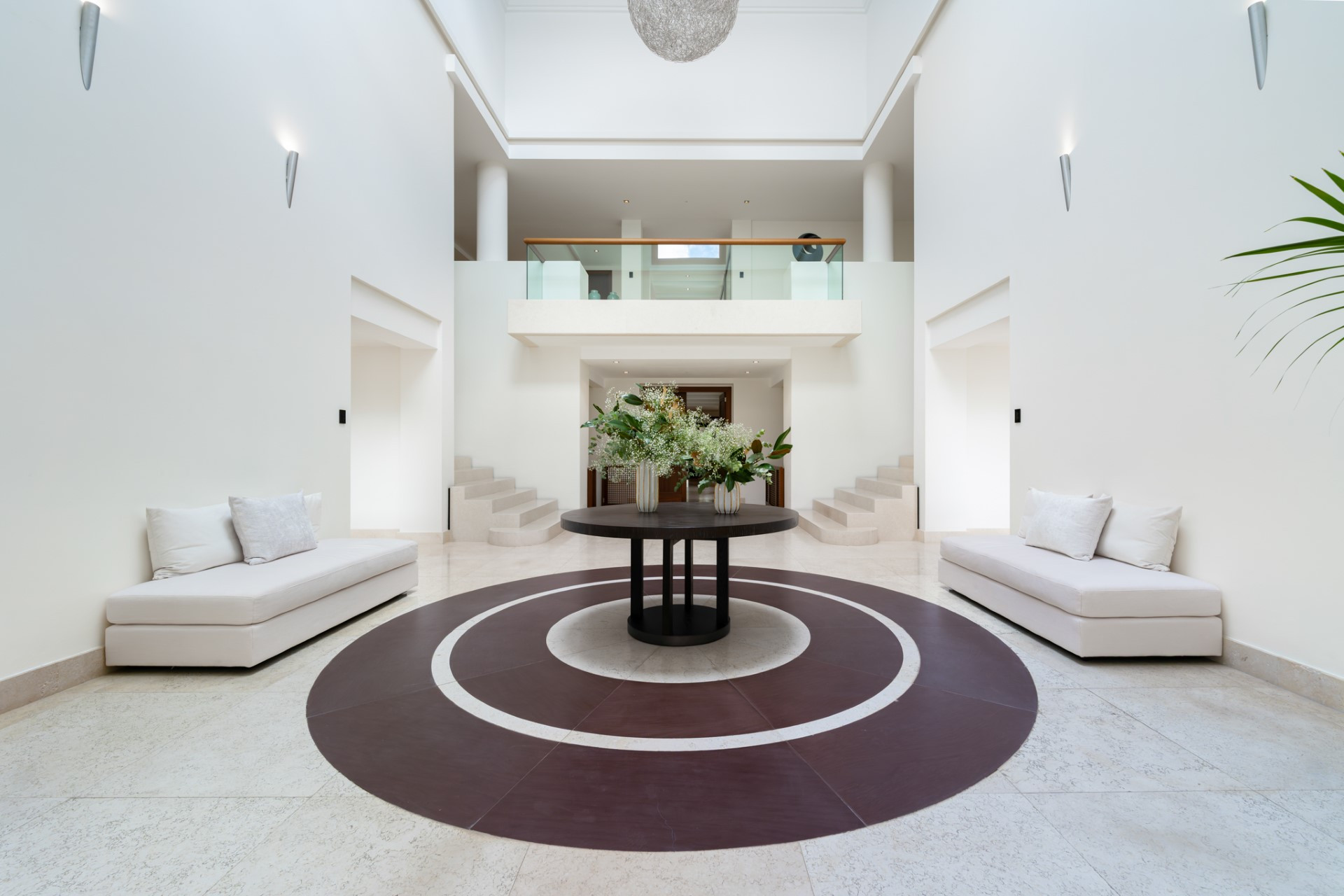 Amplia villa de 5 dormitorios más apartamento para huespedes en Cascada de Camoján con vistas panorámicas