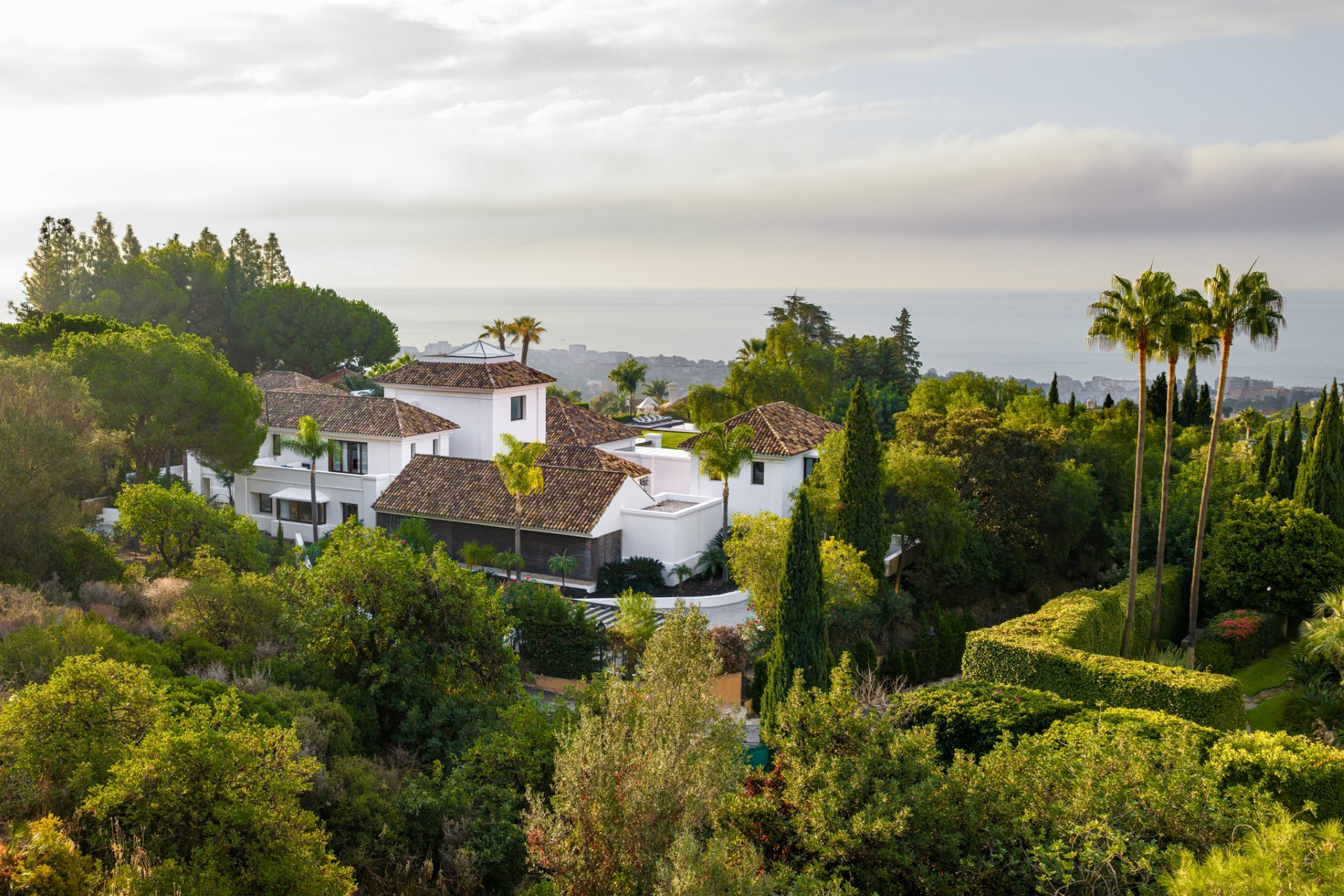 Amplia villa de 5 dormitorios más apartamento para huespedes en Cascada de Camoján con vistas panorámicas
