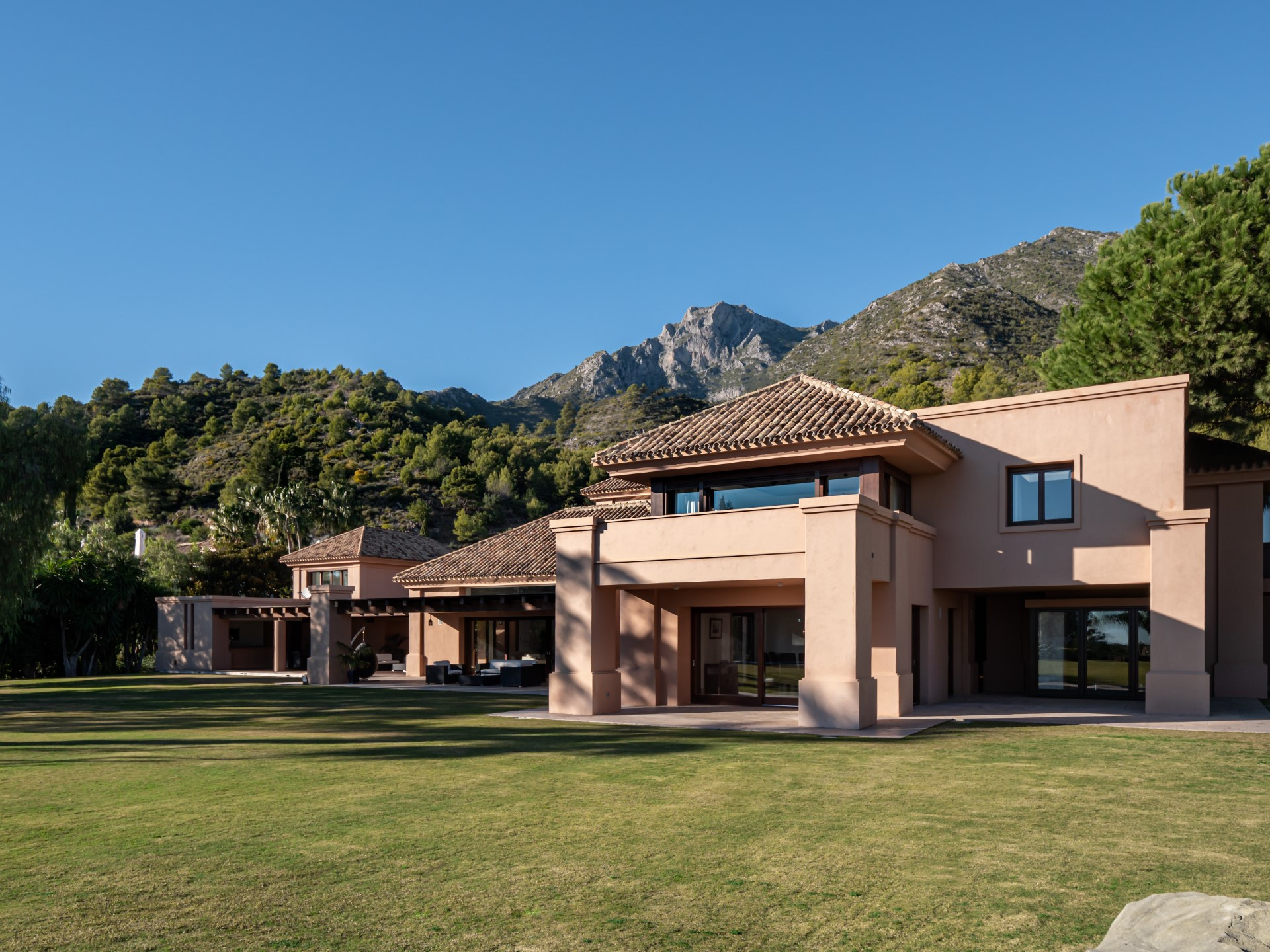 Fabulosa prestigiosa villa en la tranquila zona de Cascada de Camojan