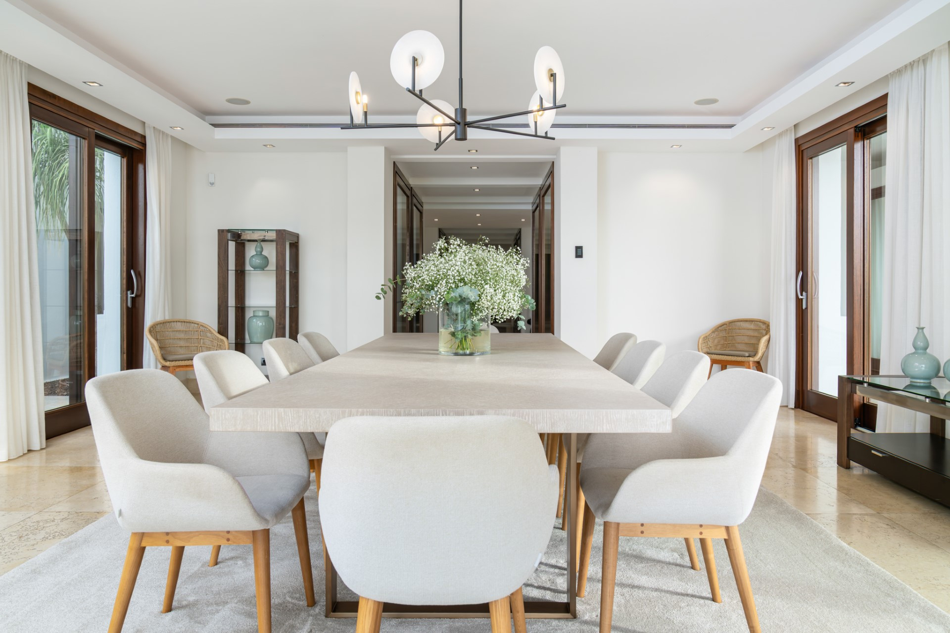 Amplia villa de 5 dormitorios más apartamento para huespedes en Cascada de Camoján con vistas panorámicas