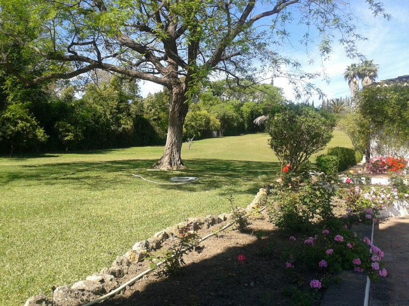 Finca de lujo de 6 dormitorios con vistas panorámicas en Cancelada, Estepona