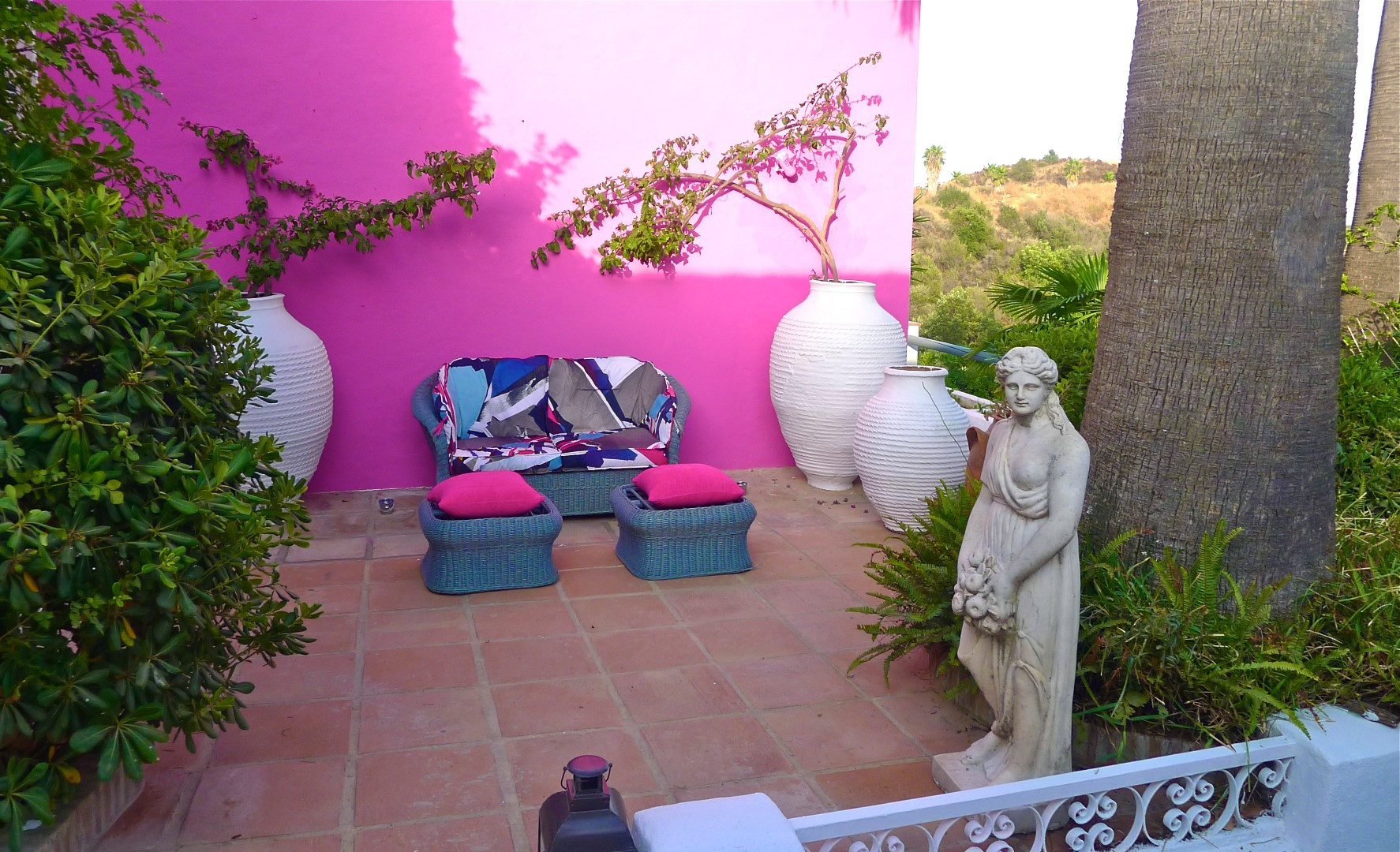 Amazing Pop Art style villa with very large plot in Marbella Hill Club, Marbellas Golden Mile