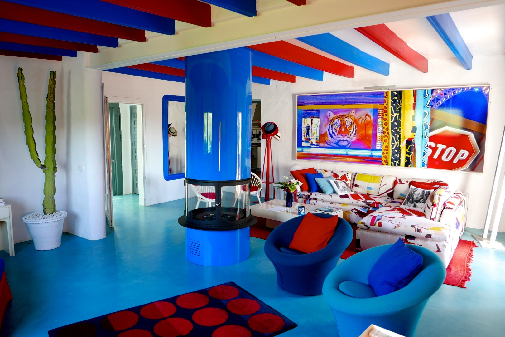 Amazing Pop Art style villa with very large plot in Marbella Hill Club, Marbellas Golden Mile