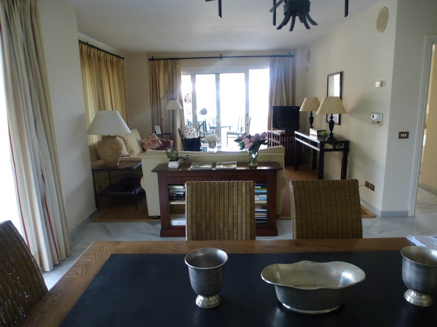 Frontline beach apartment in Los Granados, Puerto Banus