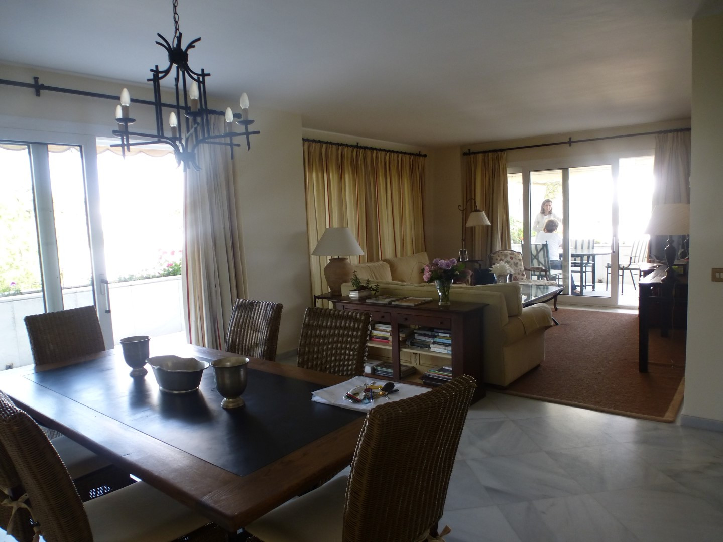 Frontline beach apartment in Los Granados, Puerto Banus