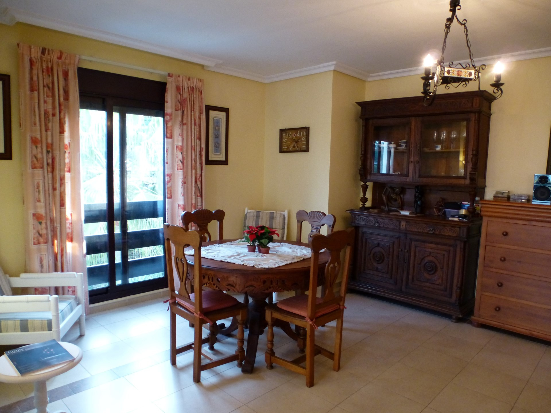 Lovely 2 bedroom apartment in La Maestranza, Nueva Andalucia