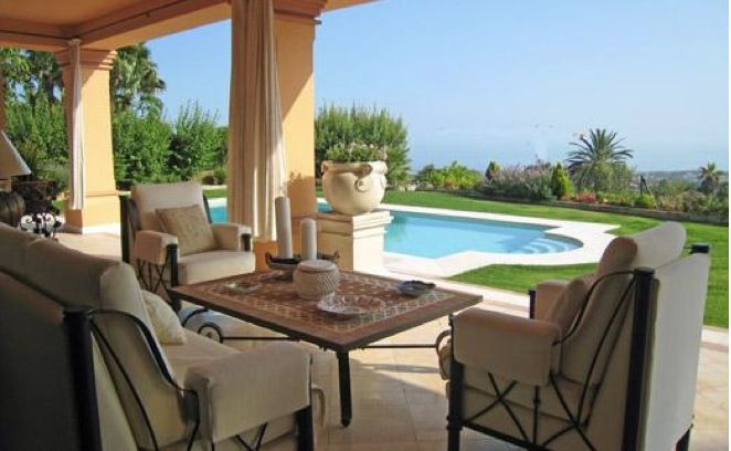 Elegant villa for rent in Sierra Blanca with sea views