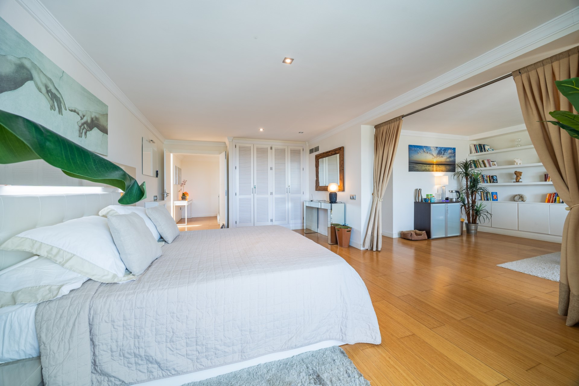 Elegante chalet familiar con amplios jardines situado en Rocio Nagüeles