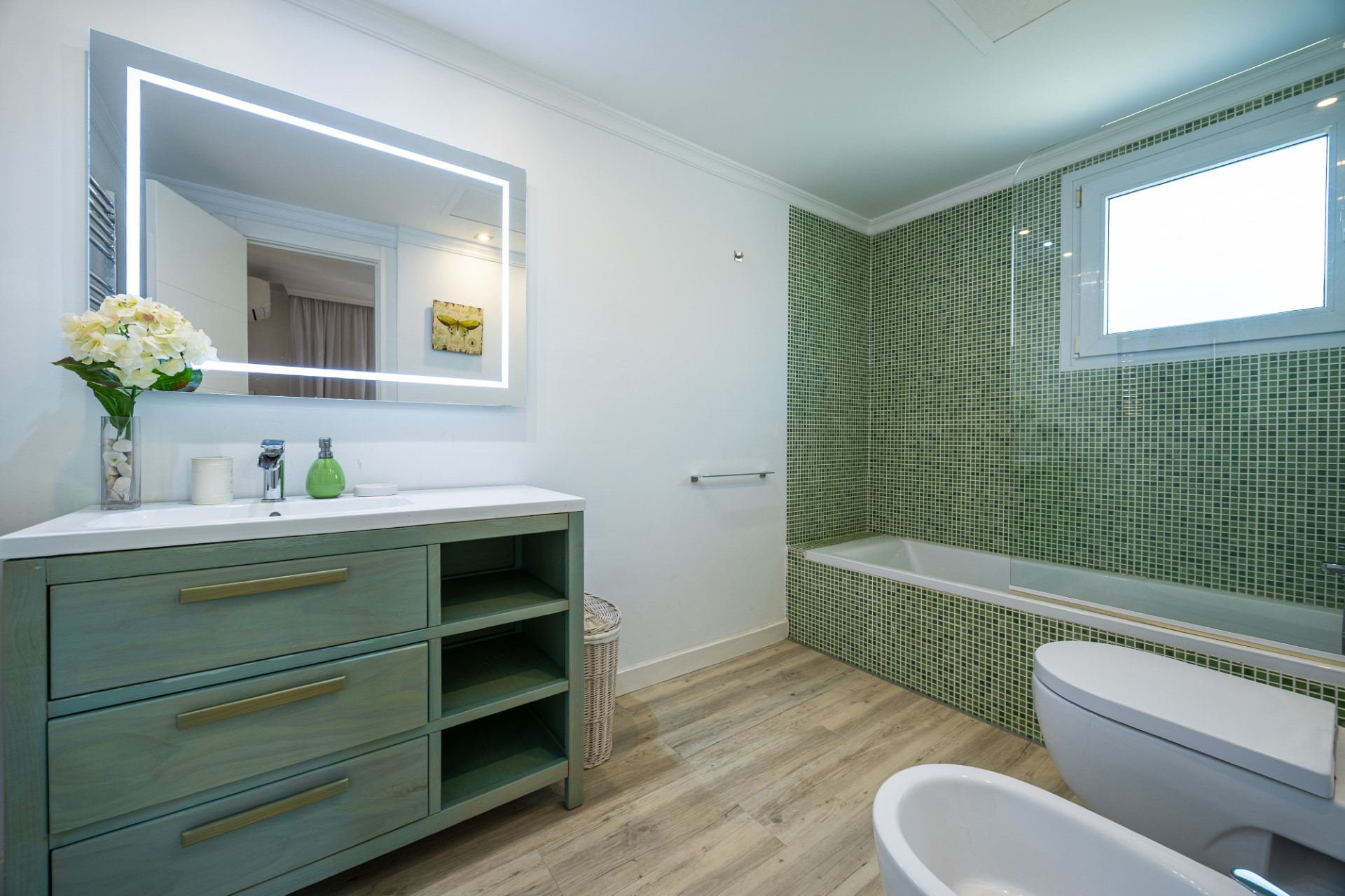 Elegante chalet familiar con amplios jardines situado en Rocio Nagüeles