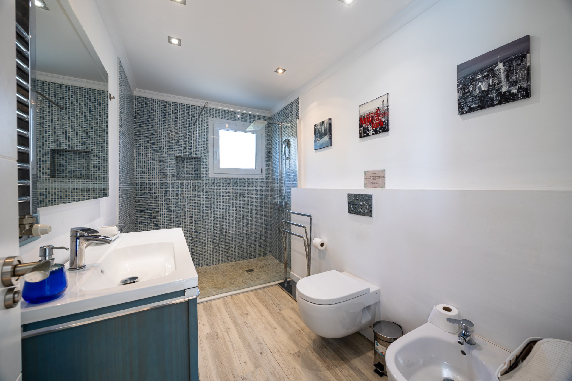 Elegante chalet familiar con amplios jardines situado en Rocio Nagüeles