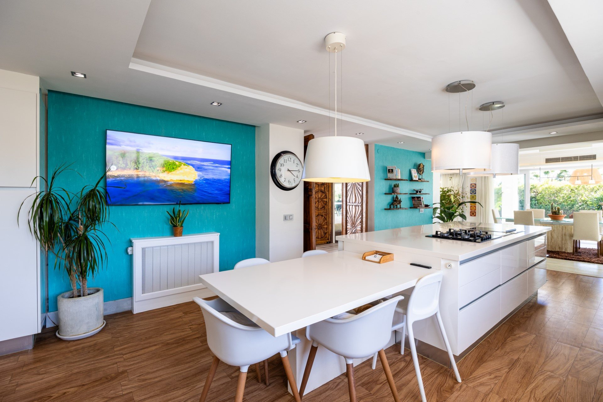 Elegante chalet familiar con amplios jardines situado en Rocio Nagüeles