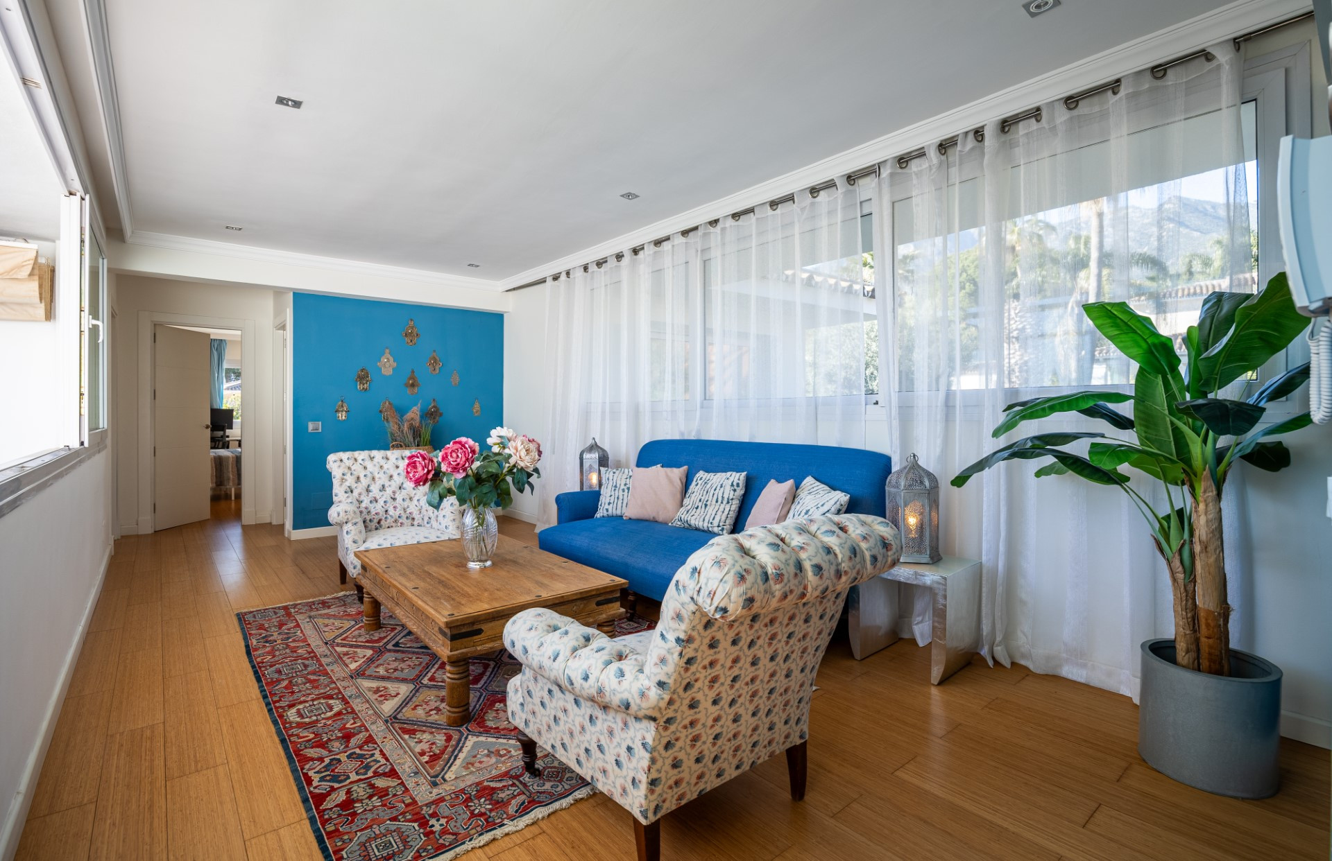 Elegante chalet familiar con amplios jardines situado en Rocio Nagüeles