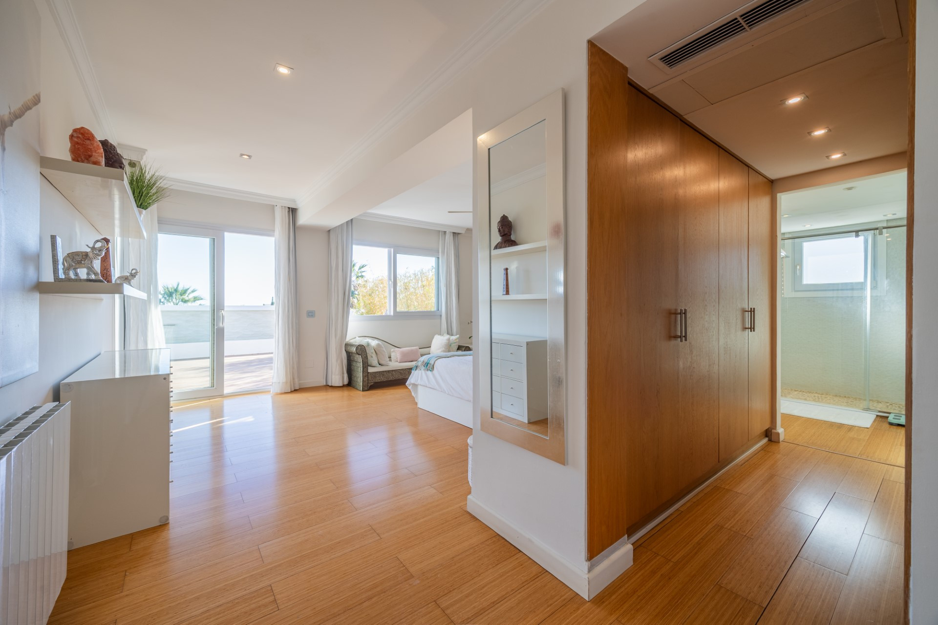 Elegante chalet familiar con amplios jardines situado en Rocio Nagüeles