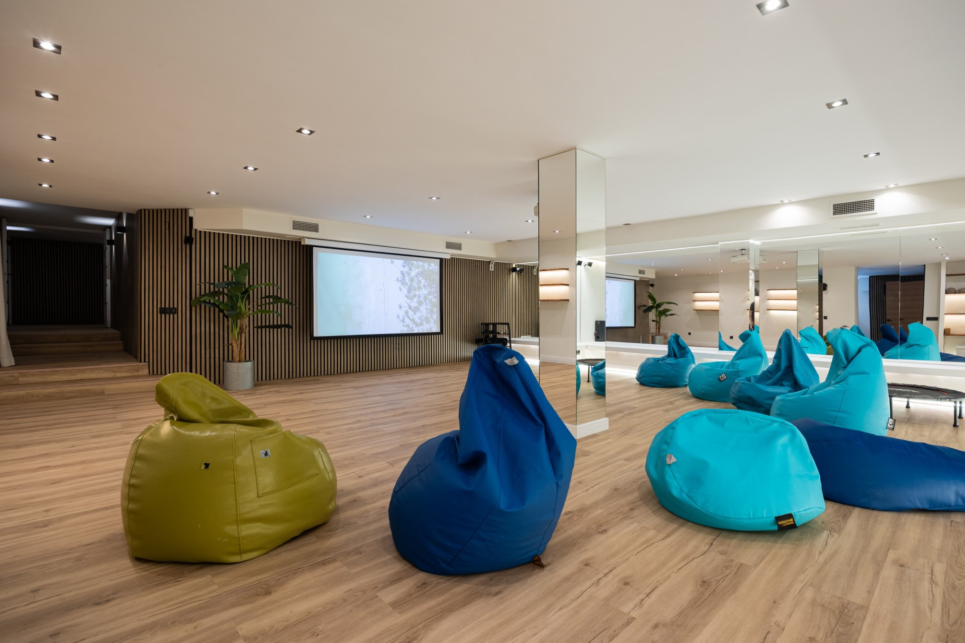 Elegante chalet familiar con amplios jardines situado en Rocio Nagüeles