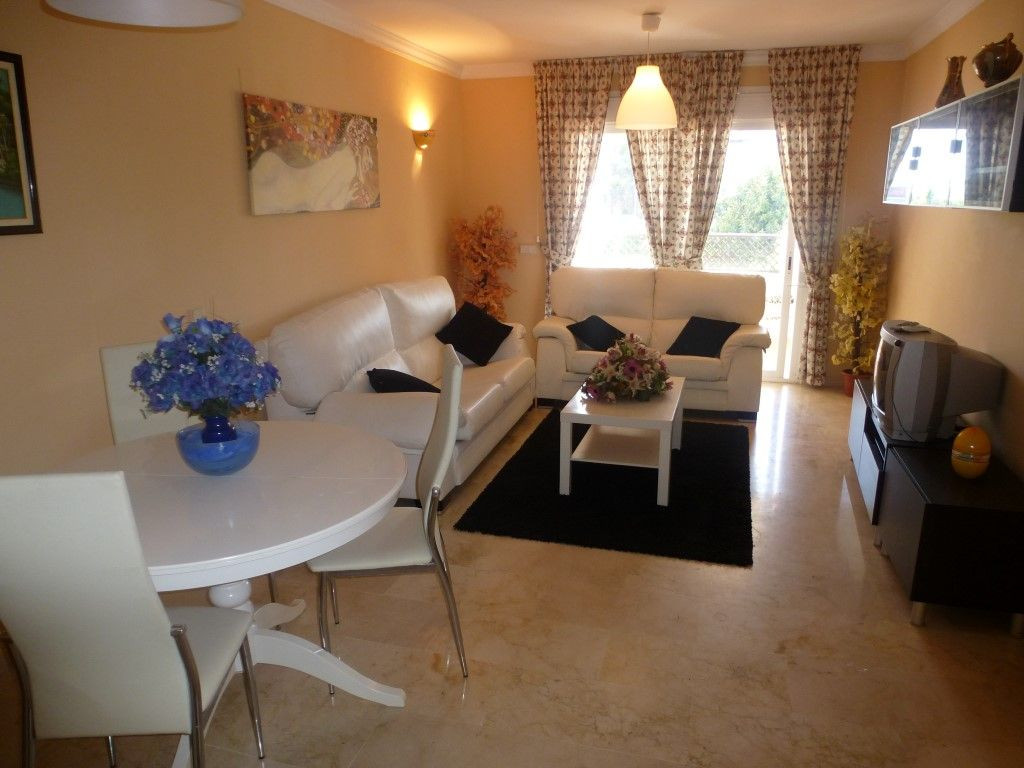 Luminous apartment with lovely views in Las Terrazas de Banus