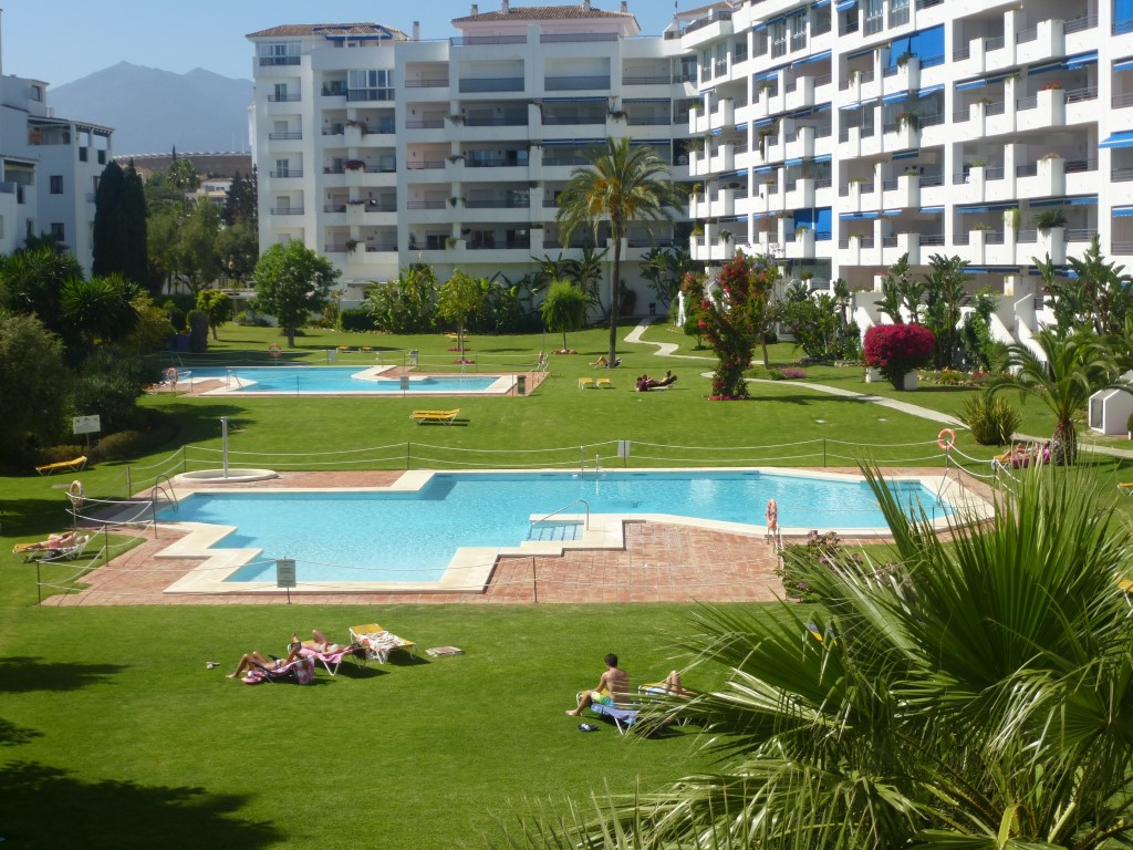 Luminous apartment in Las Terrazas de Banus