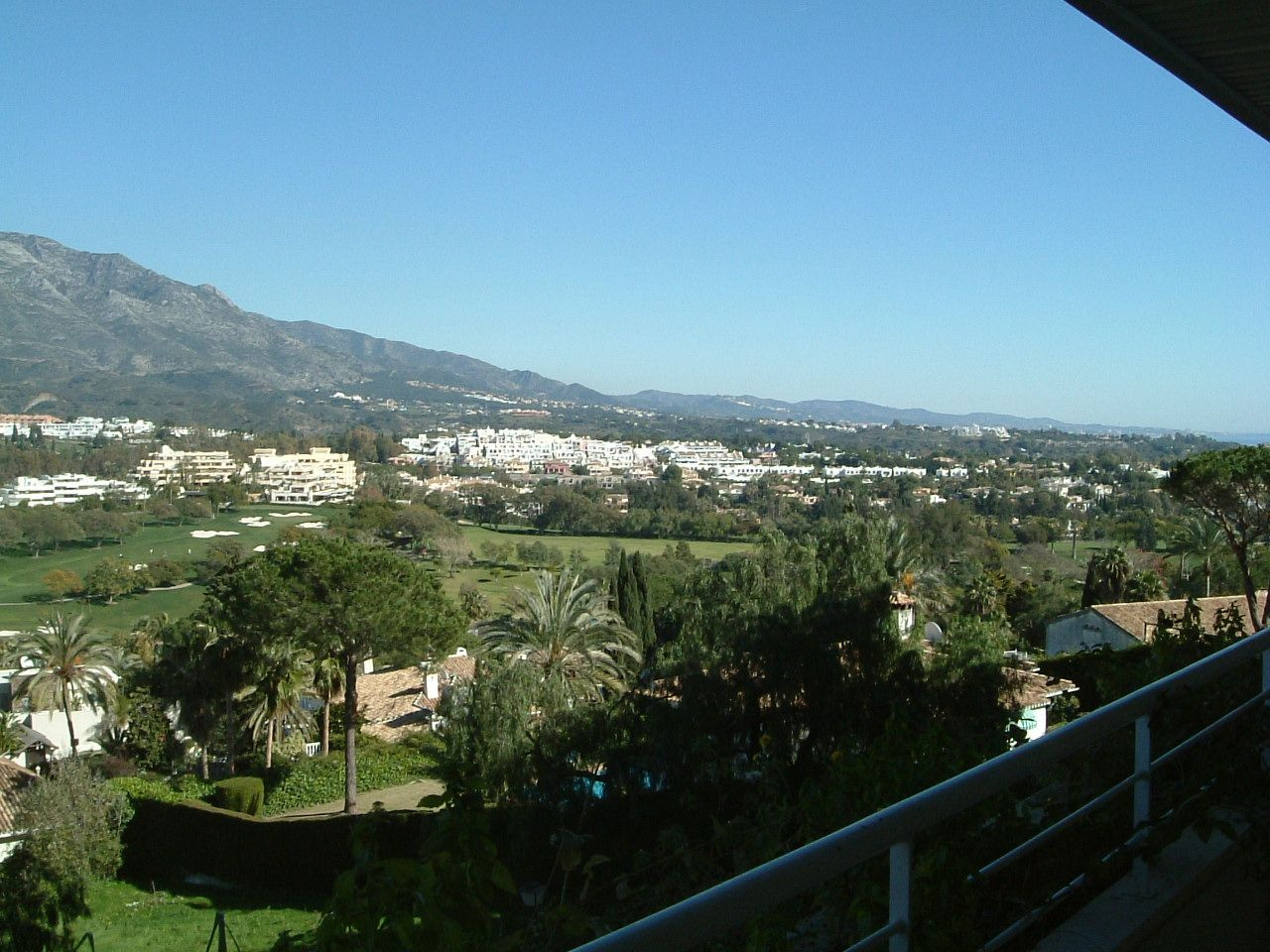 Luxury ground floor apartment in La Corniche