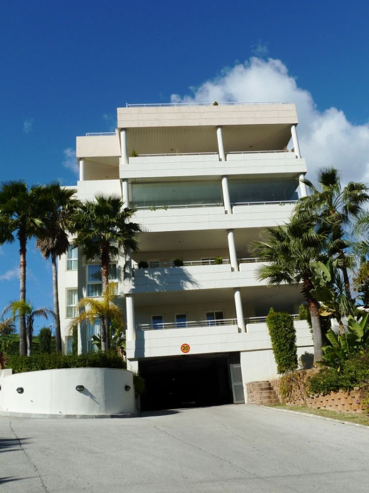 Apartamento de lujo en planta baja en La Corniche