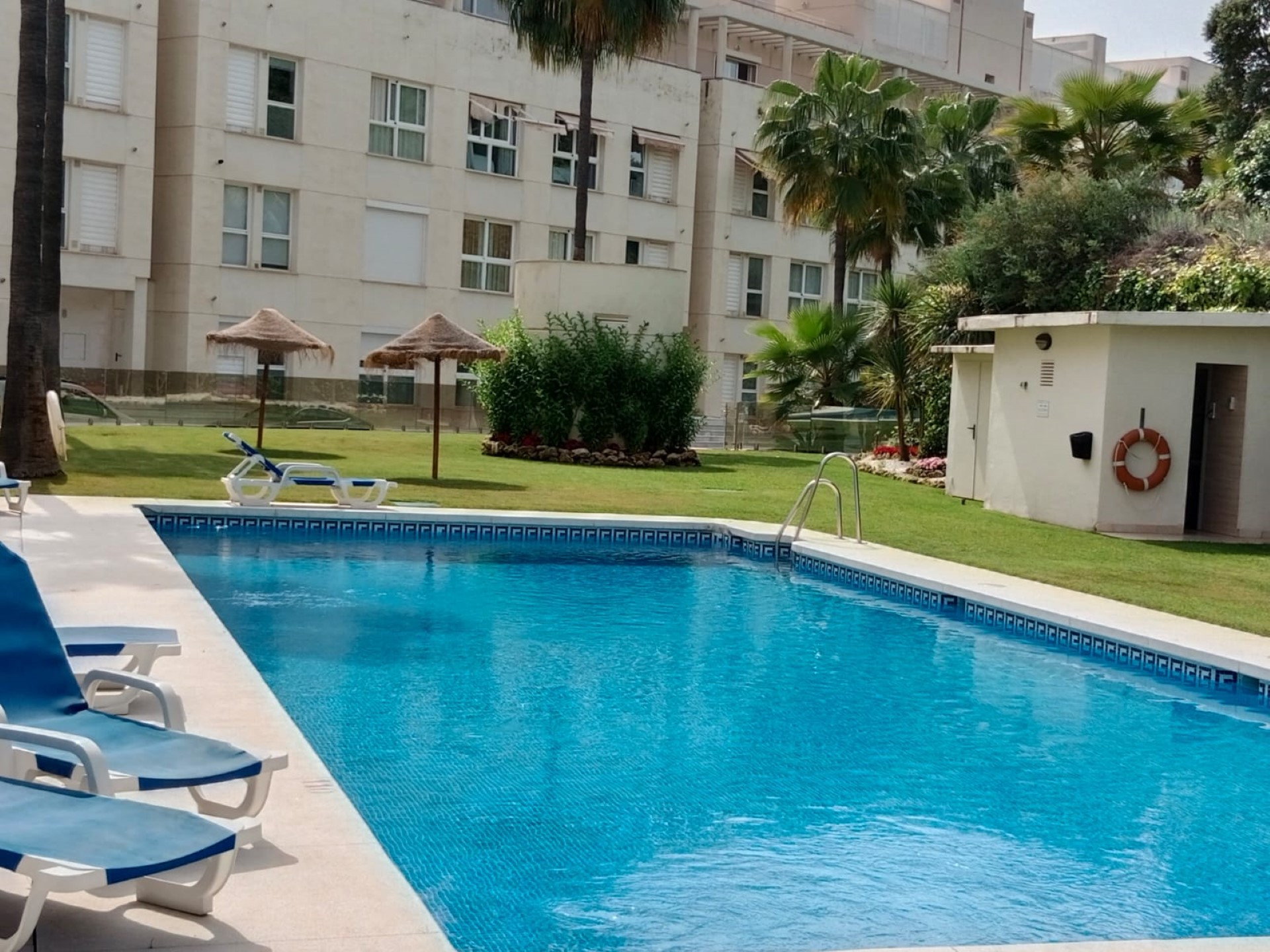 Apartamento de lujo en planta baja en La Corniche