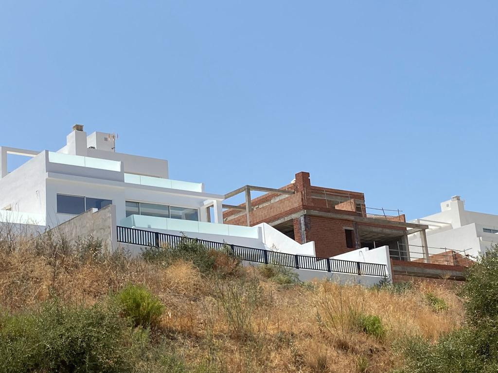 Modern and luxury brand new independent villas in La Cala de Mijas